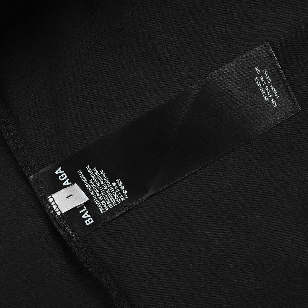 Balenciaga Plain T-shirt - Black Unisex Streetwear Limited Edition - This Balenciaga Plain Black T-Shirt features a sleek and minimalist design, ideal for a modern
