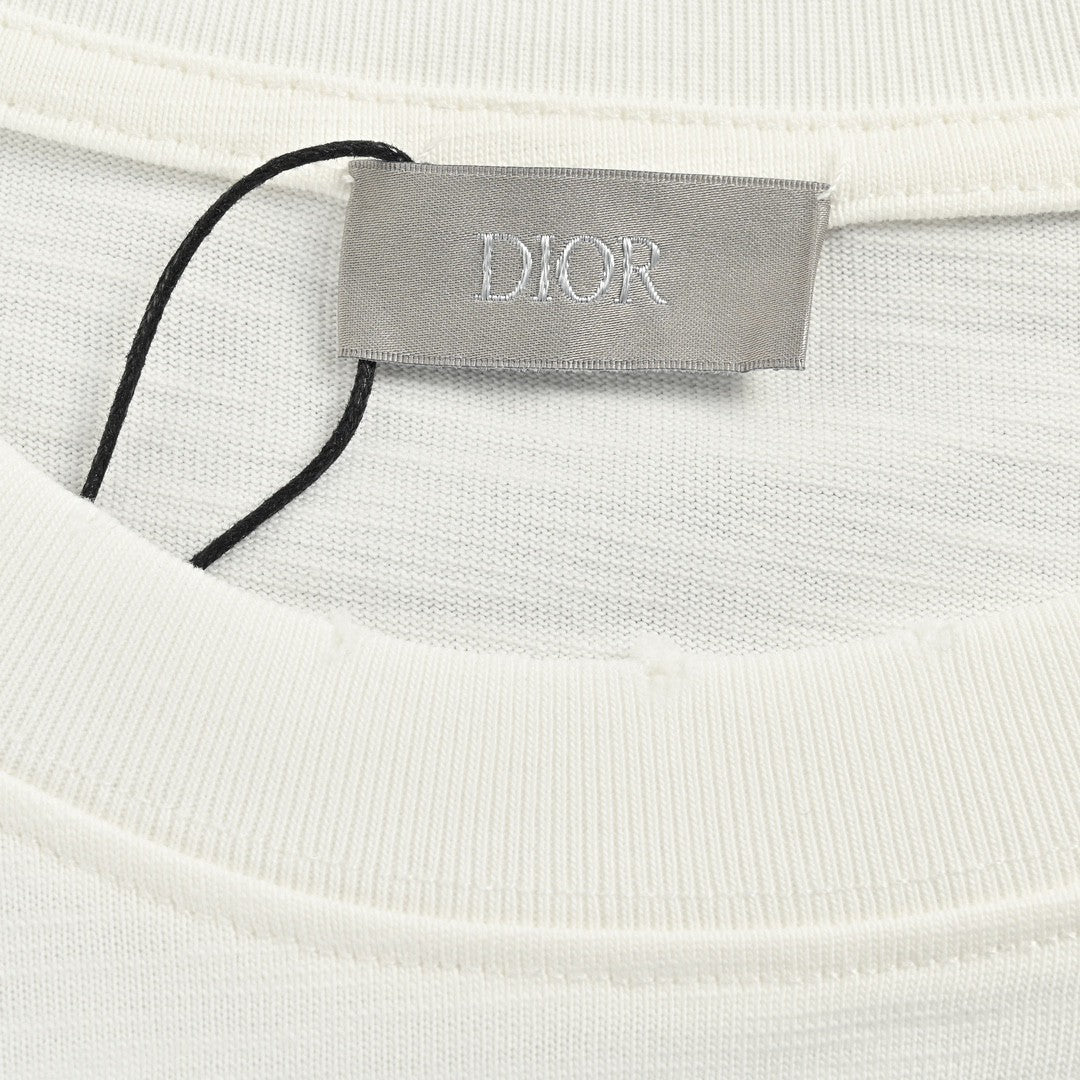 Dior 47 T-shirt - White Unisex Streetwear Limited Edition - <span>This Dior t-shirt features a white design with the bold 'Dior 47' graphic on the