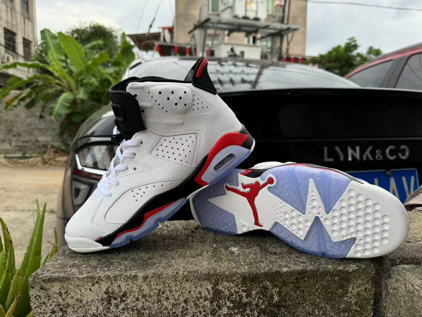 Jordan 6 'white - Infrared' Unisex Streetwear Limited Edition - The Air Jordan 6 'White/Infrared' is a timeless classic that showcases the iconic design and