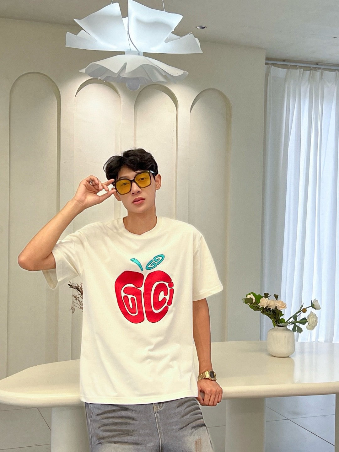 Gucci Apple Logo T-shirt (white) Unisex Streetwear Limited Edition - Add a playful touch to your wardrobe with the Gucci Apple Logo T-Shirt. Crafted from