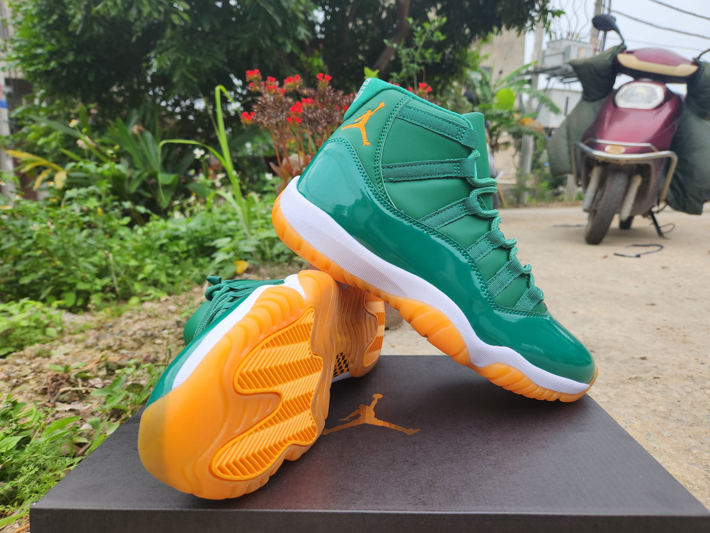 JORDAN 11 And Orange - Green Unisex Streetwear Limited Edition - The Air Jordan 11 'Green and Orange' is a bold and vibrant take on the