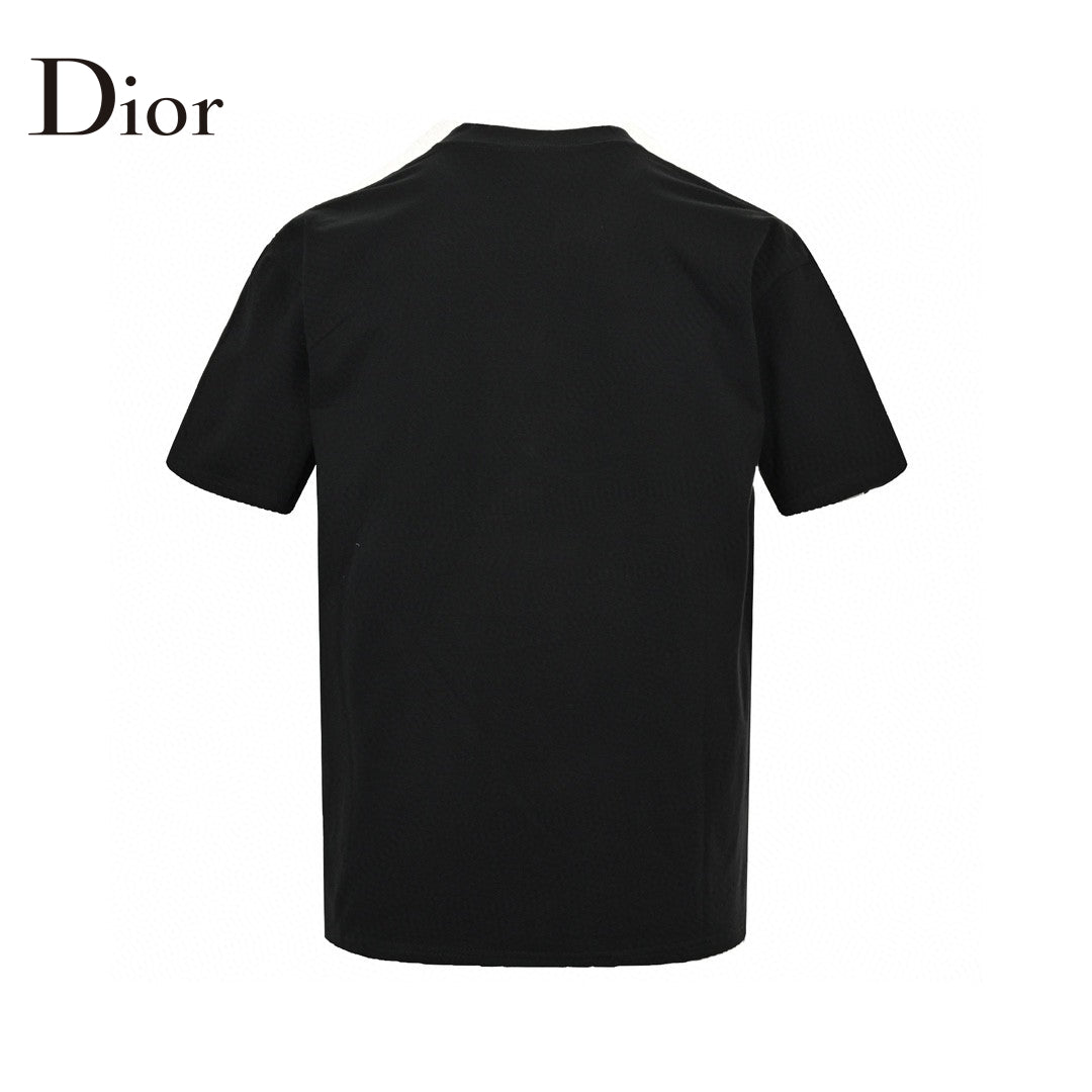 Dior 1947 Signature T-shirt - Black Unisex Streetwear Limited Edition - This Dior t-shirt features the signature of Christian Dior along with the year 1947, printed