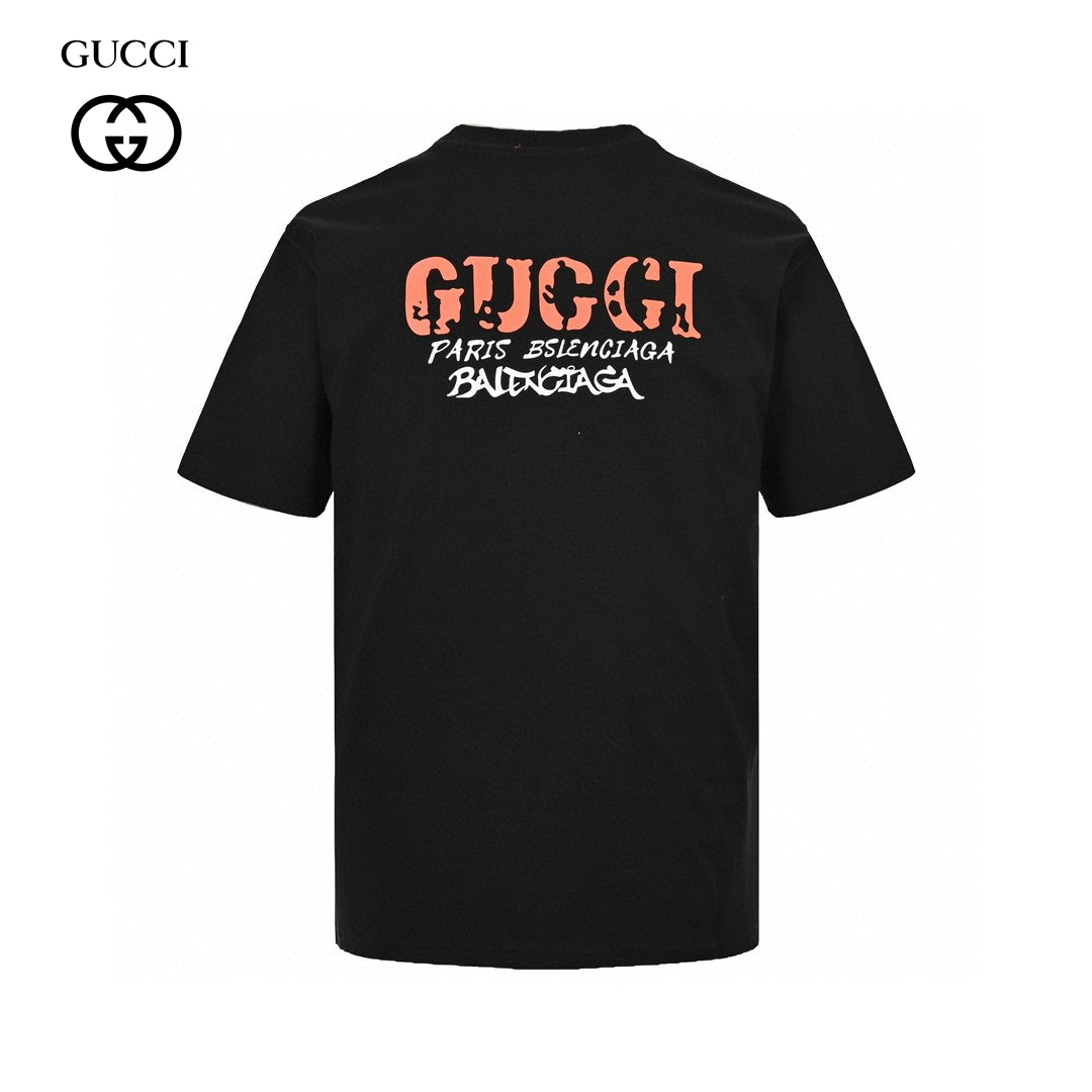 Gucci Vintage Logo T-shirt (black) Unisex Streetwear Limited Edition - The Gucci Vintage Logo T-Shirt in black offers a modern twist on classic design. Made