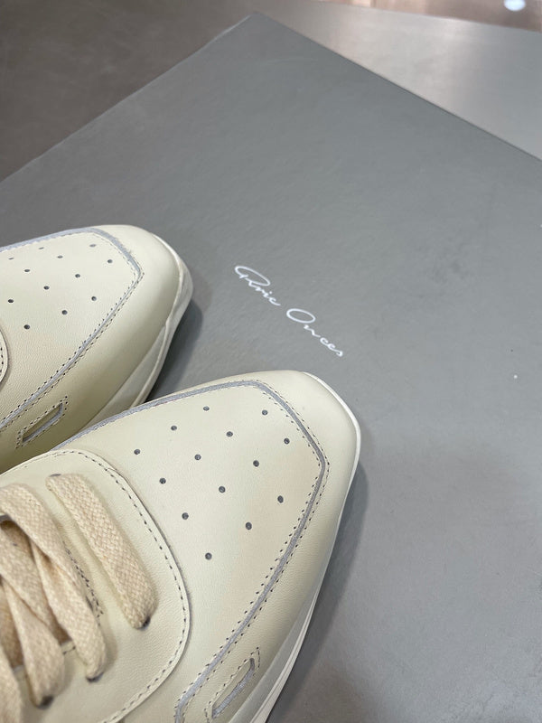 Two-Tone Modern Sneakers - White Unisex Streetwear Limited Edition - **Two-Tone Modern Sneakers** Step into contemporary style with these two-tone modern sneakers, designed to offer