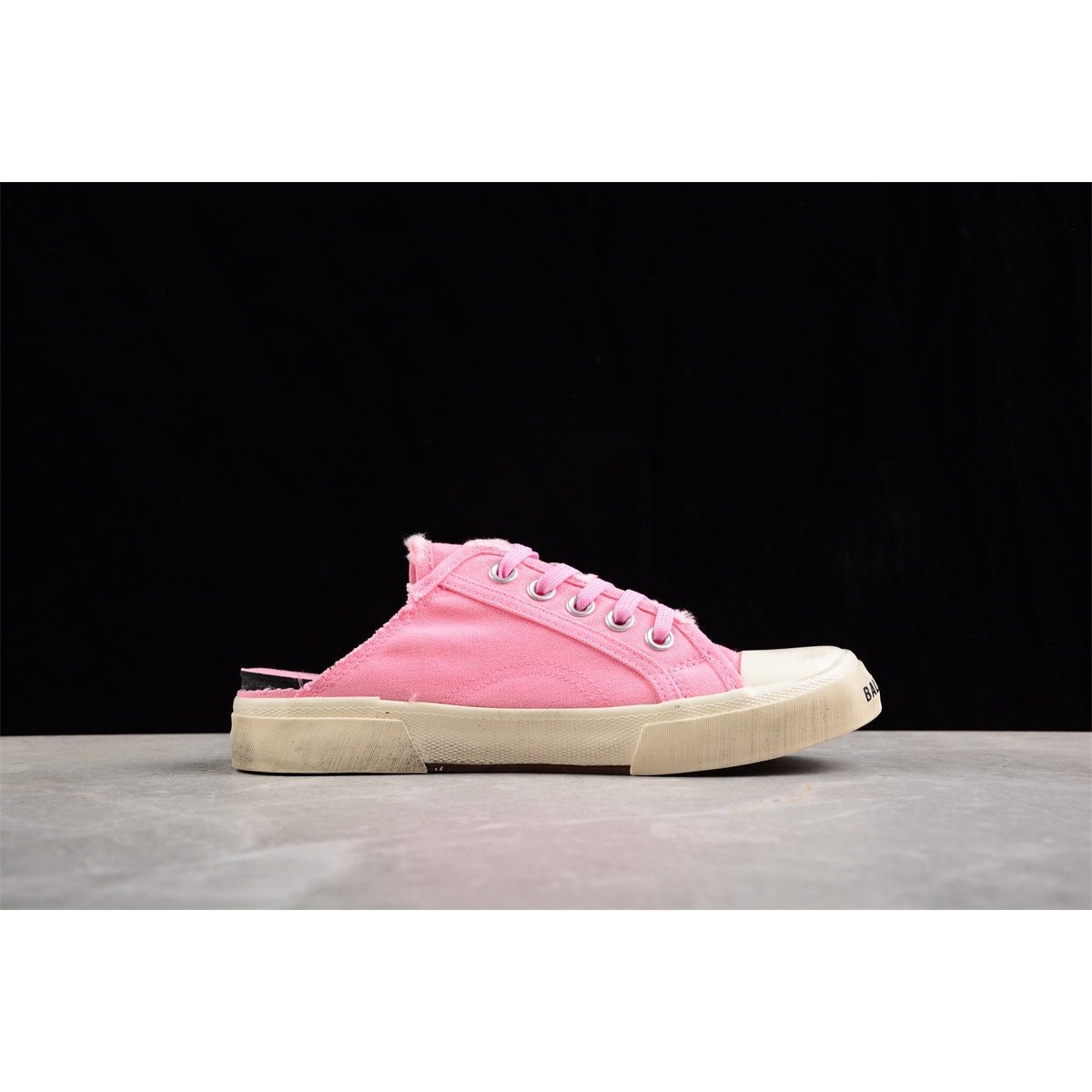 BALENCIAGA Paris Low - Sneakers - Pink Unisex Streetwear Limited Edition - Introducing the BALENCIAGA Paris Low x Pink, a vibrant addition to your footwear collection that