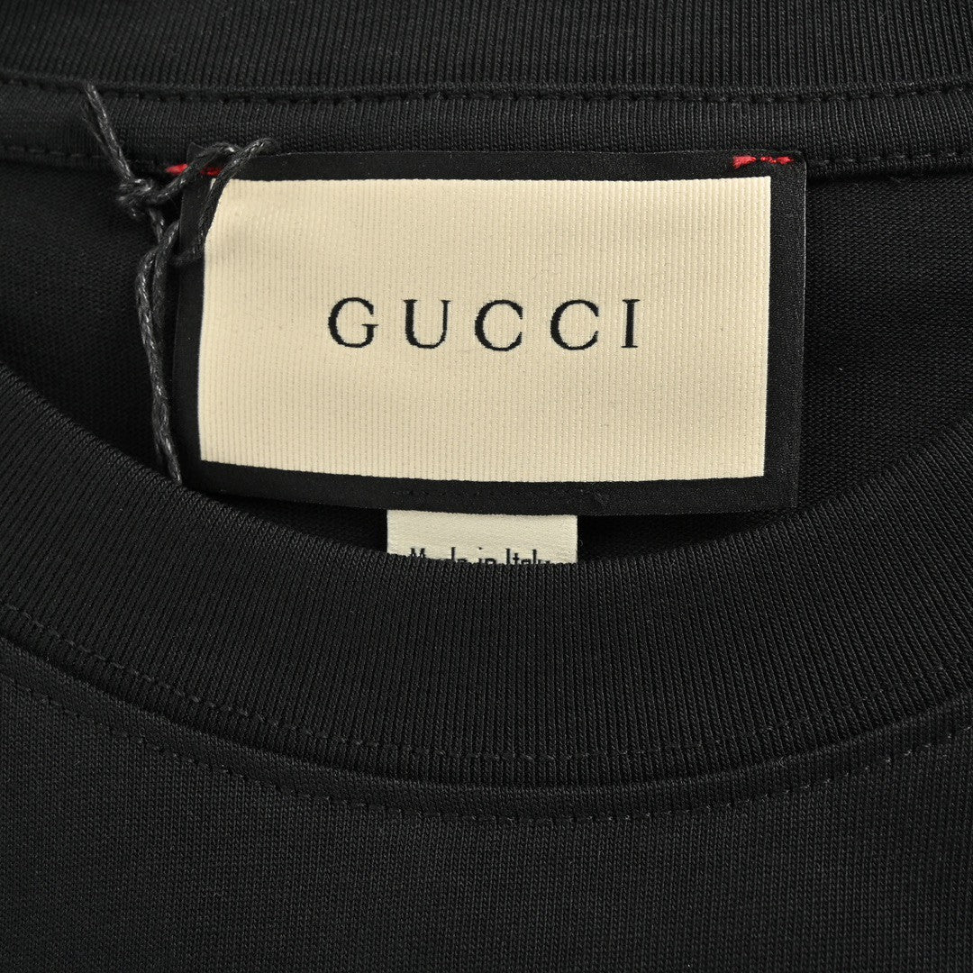 Gucci T-shirt - 1921 Logo - Black Unisex Streetwear Limited Edition - <span>This Gucci t-shirt features a classic design with the iconic interlocking GG logo and '1921'