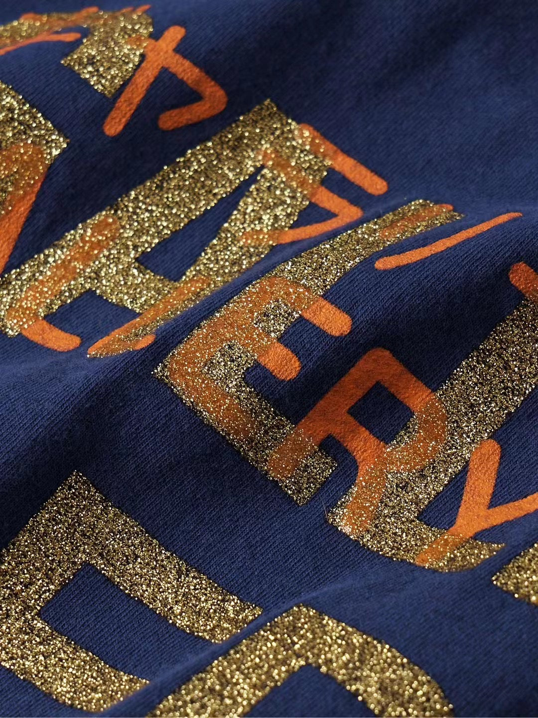 GALLERY Dept Tokyo Gd Tee T-Shirt - Red Unisex Streetwear Limited Edition - **Gallery Dept. Glitter Tee: Detailed Product Description** Upgrade your streetwear collection with the Gallery Dept.