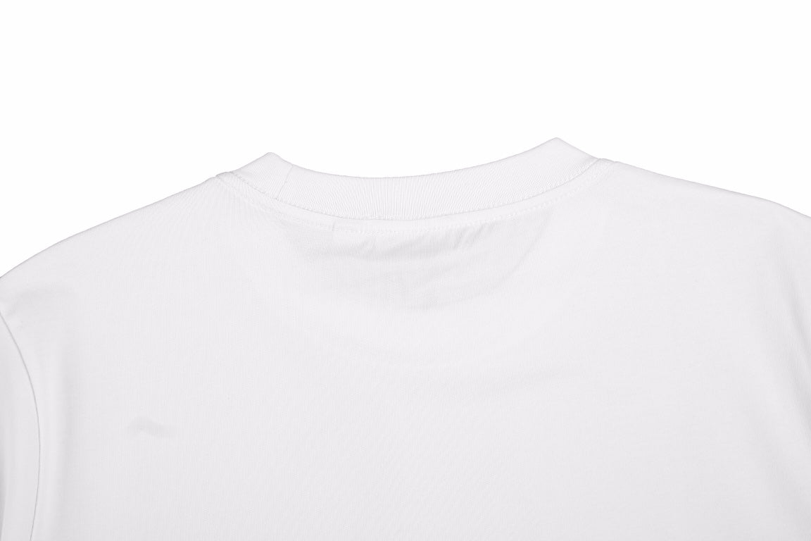 Gucci T-shirt - White Unisex Streetwear Limited Edition - <p dir='ltr'><span>This Gucci t-shirt features a playful design with the brand name 'GUCCI' spelled