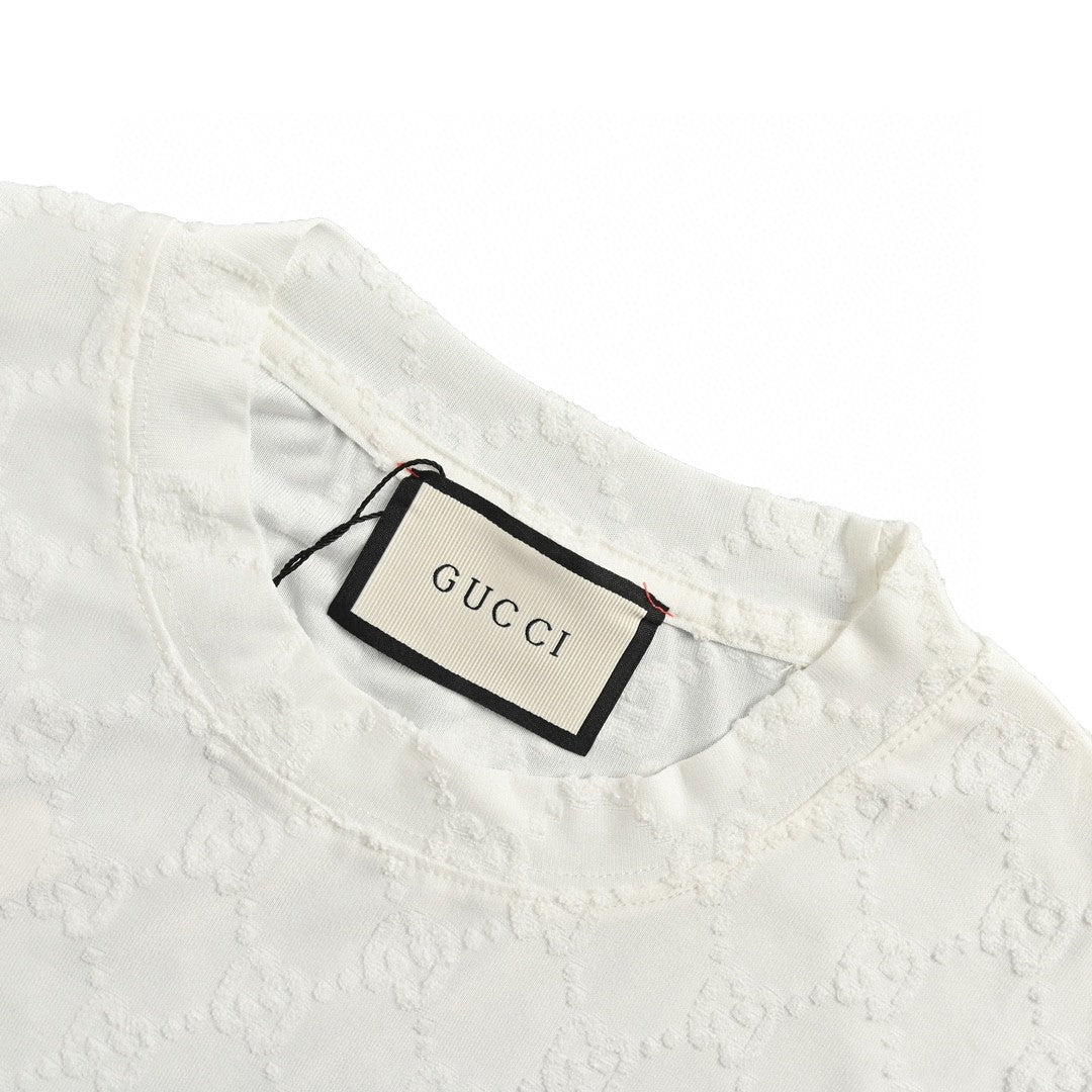 Gucci Gg Patterned T-shirt (white) Unisex Streetwear Limited Edition - The Gucci GG Patterned T-Shirt in white is a sophisticated addition to any wardrobe. Made