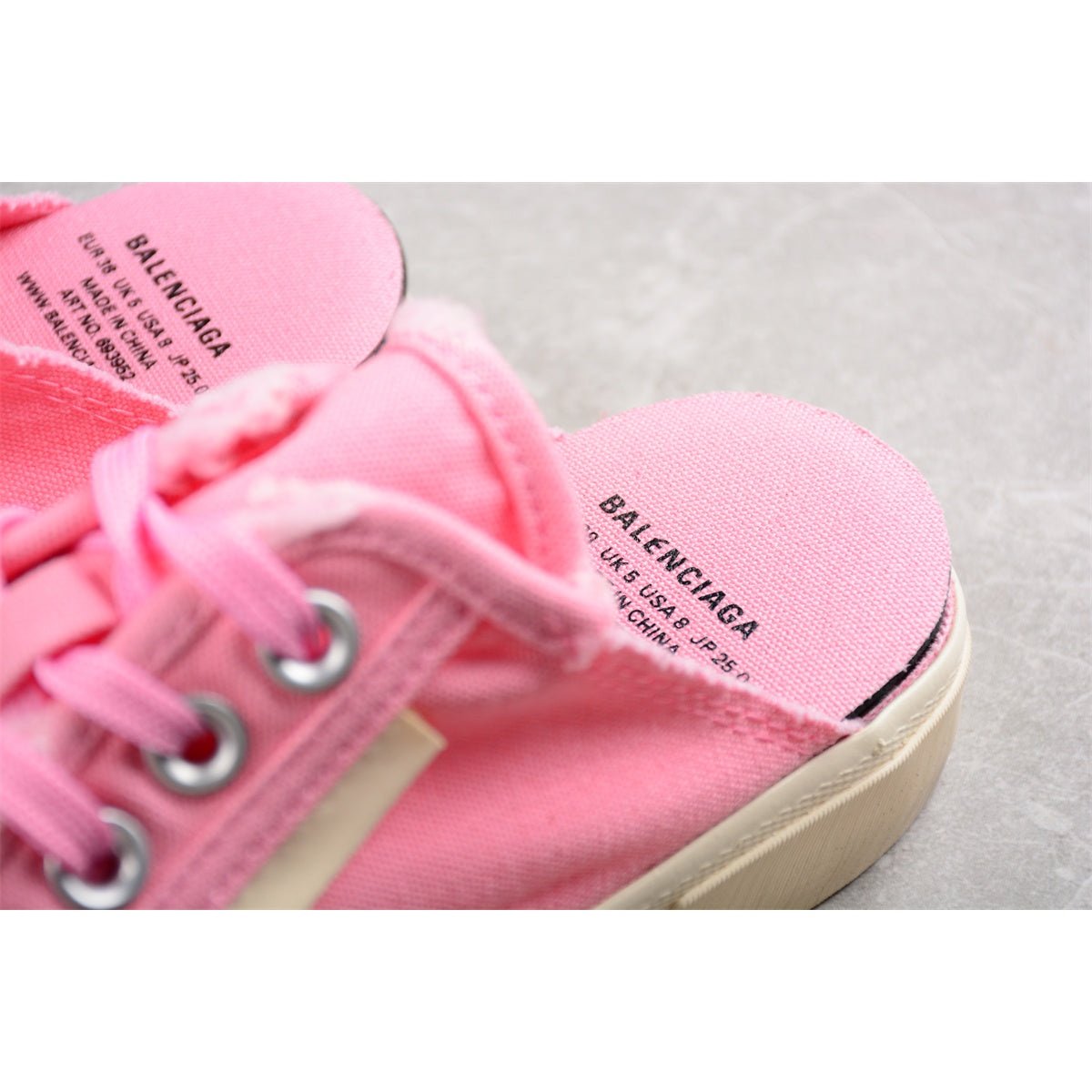 BALENCIAGA Paris Low - Sneakers - Pink Unisex Streetwear Limited Edition - Introducing the BALENCIAGA Paris Low x Pink, a vibrant addition to your footwear collection that
