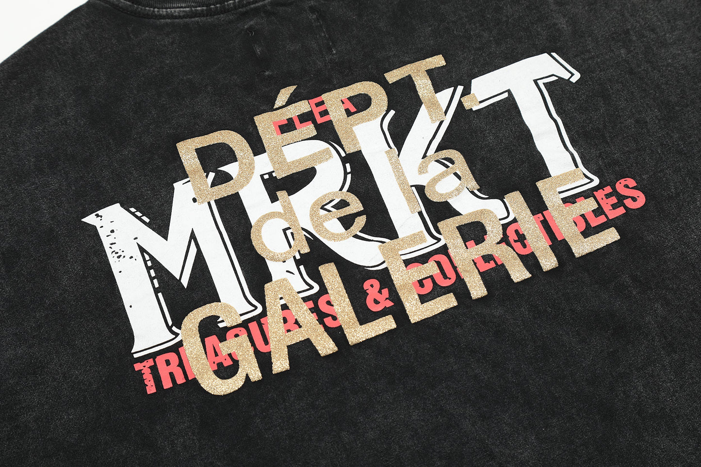 GALLERY Dept Jogger Pants - Black Unisex Streetwear Limited Edition - The Gallery Dept. 'Recycle' Tee is a distinctive and stylish addition to any casual wardrobe.