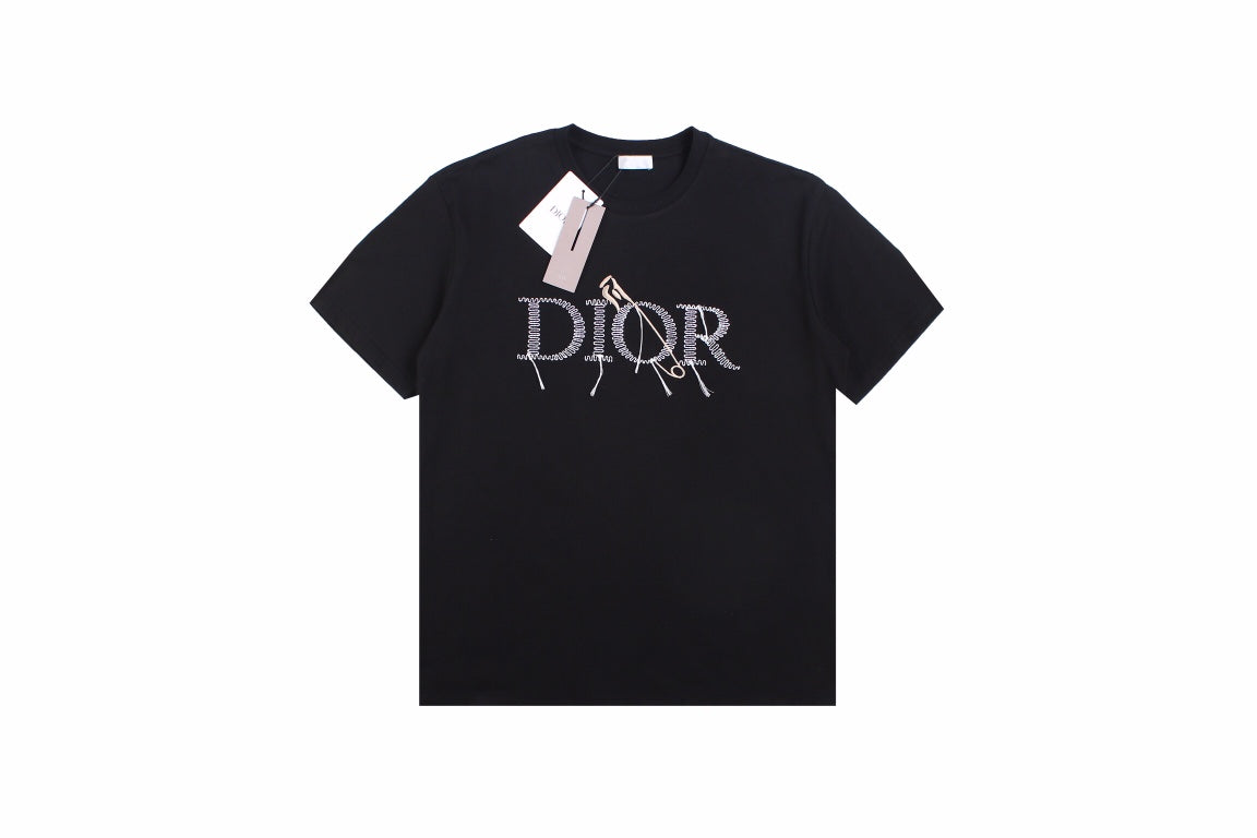 Dior T-shirt With Tools And Logo Design - Black Unisex Streetwear Limited Edition - <p dir='ltr'><span>This Dior t-shirt features a unique tools and logo design. It is black