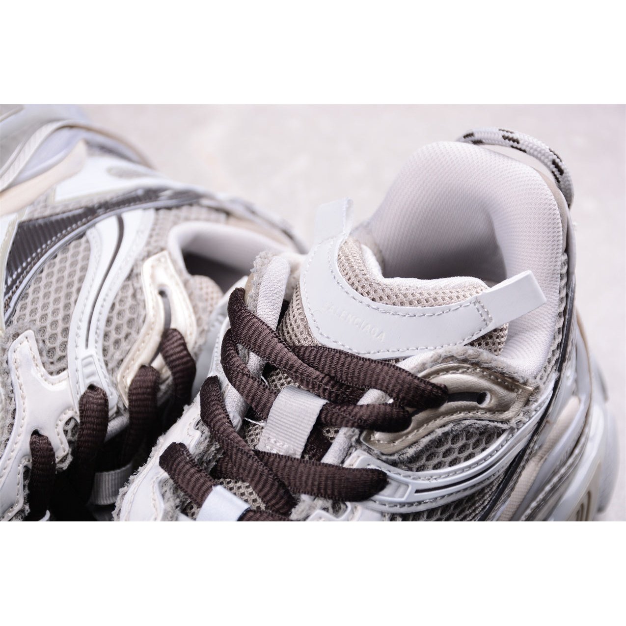 BALENCIAGA Runner - Taupe Mi - Sneakers - Red Unisex Streetwear Limited Edition - Introducing the BALENCIAGA Runner in Taupe Mix, a sophisticated fusion of style and performance. These