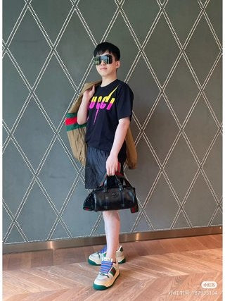 Gucci T-shirt With Retro Logo (black) Unisex Streetwear Limited Edition - <p dir='ltr'><span>Black t-shirt featuring a bold Gucci logo in a retro font with pink