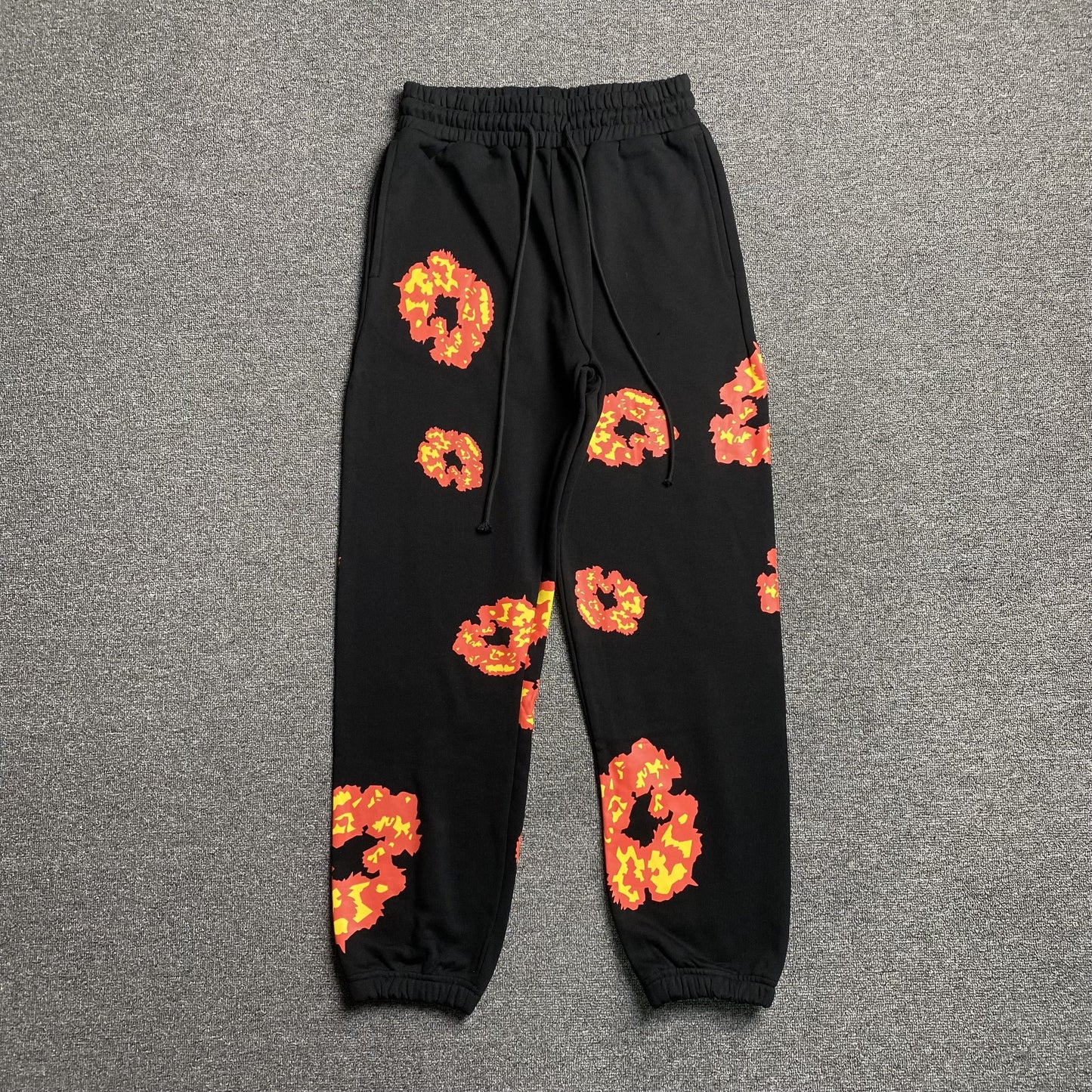 DENIM Tears - Offset Wreath Sweatpants - Black Unisex Streetwear Limited Edition - The Denim Tears x Offset Wreath Sweatpants Black Replica deliver the perfect balance of comfort
