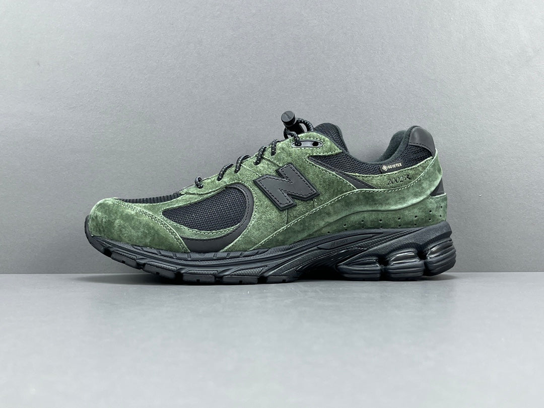 JJJJOUND - New Balance 2002r Gore-te - Pine - Green Unisex Streetwear Limited Edition - The JJJJOUND x NEW BALANCE 2002R GORE-TEX PINE - REPLICA combines minimalist aesthetics with rugged
