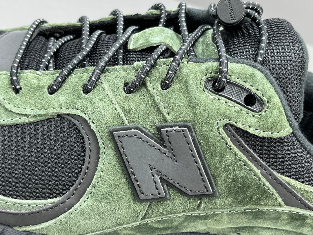 JJJJOUND - New Balance 2002r Gore-te - Pine - Green Unisex Streetwear Limited Edition - The JJJJOUND x NEW BALANCE 2002R GORE-TEX PINE - REPLICA combines minimalist aesthetics with rugged