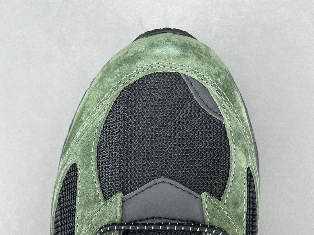 JJJJOUND - New Balance 2002r Gore-te - Pine - Green Unisex Streetwear Limited Edition - The JJJJOUND x NEW BALANCE 2002R GORE-TEX PINE - REPLICA combines minimalist aesthetics with rugged