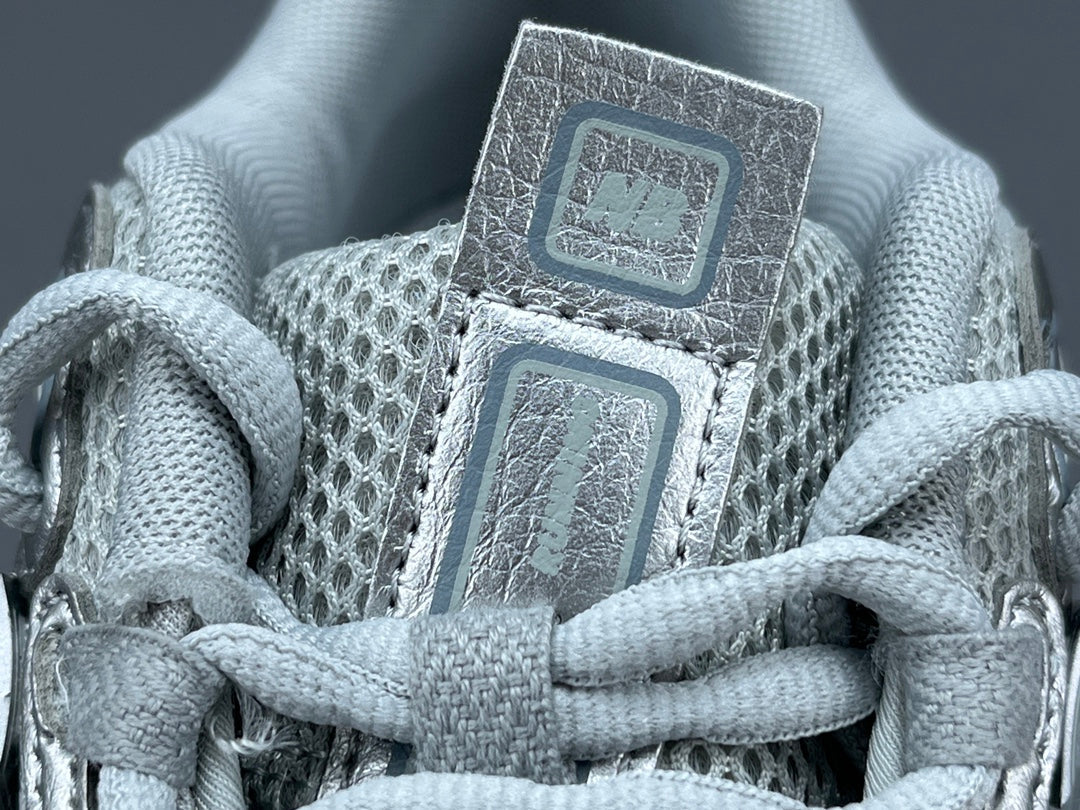 NEW Balance 1906a - Concrete Silver - Red Unisex Streetwear Limited Edition - The NEW BALANCE 1906A x CONCRETE SILVER - REPLICA redefines modern style with a sleek