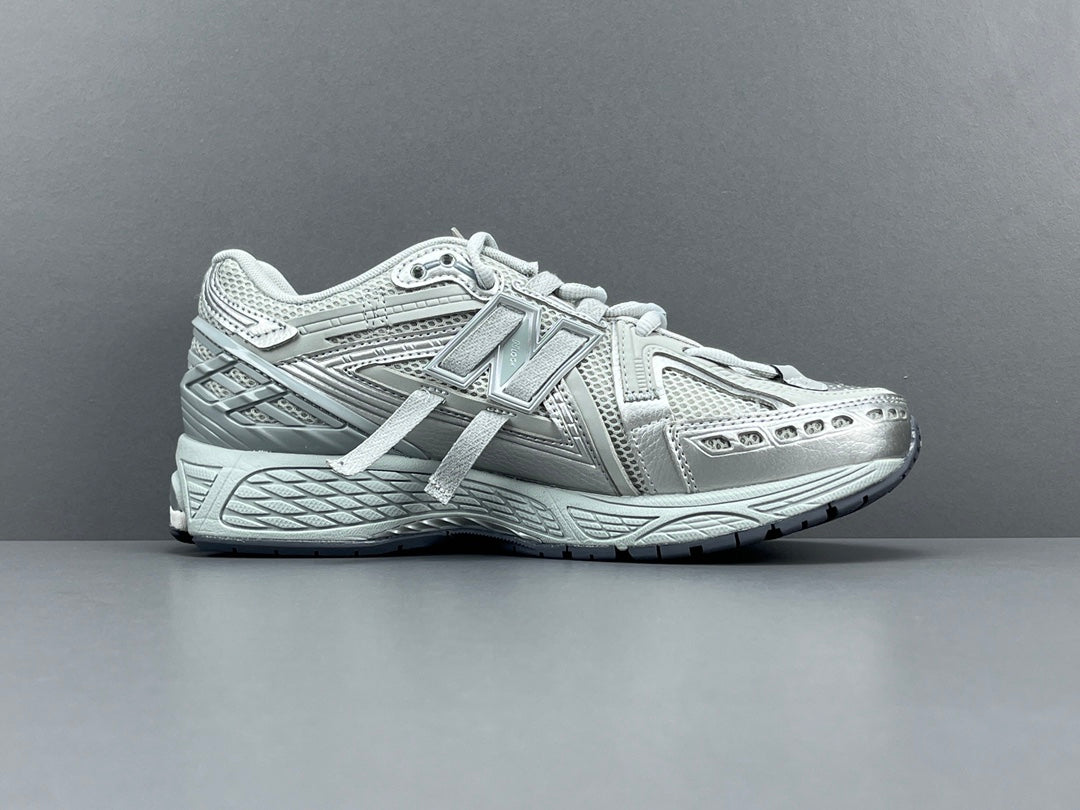 NEW Balance 1906a - Concrete Silver - Red Unisex Streetwear Limited Edition - The NEW BALANCE 1906A x CONCRETE SILVER - REPLICA redefines modern style with a sleek