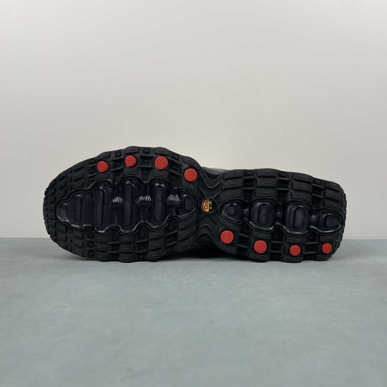 NIKE Air Ma - Dn8 - Fossil - Black Unisex Streetwear Limited Edition - The NIKE AIR MAX DN8 x FOSSIL BLACK - REPLICA blends sleek design with cutting-edge