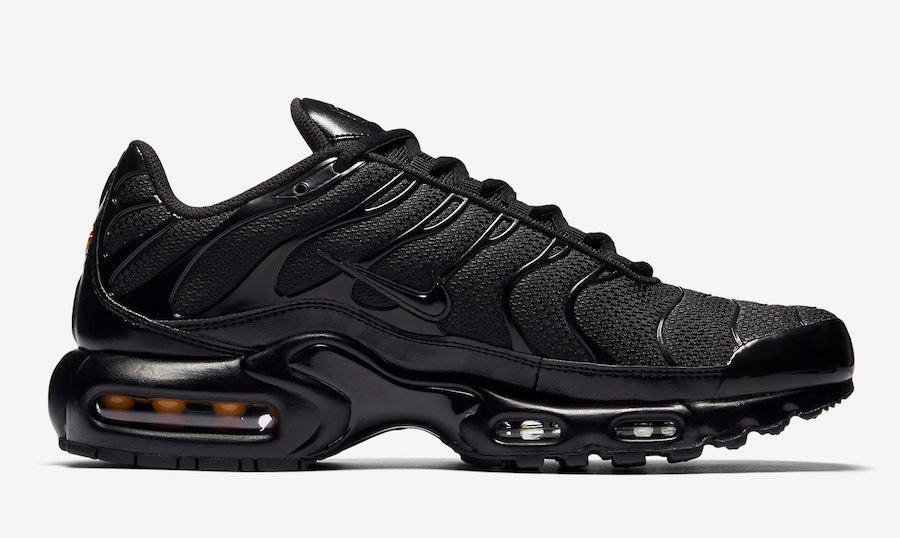 NIKE Air Ma - Plus - Triple - Black Unisex Streetwear Limited Edition - The NIKE AIR MAX PLUS TRIPLE BLACK - REPLICA delivers stealthy streetwear vibes with an