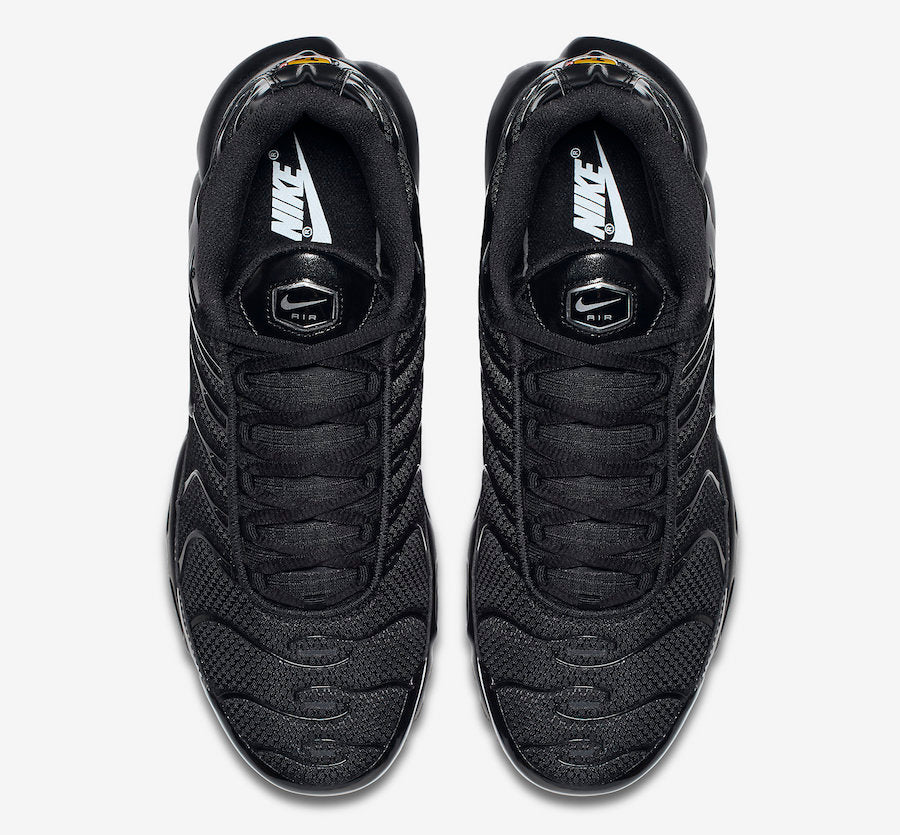 NIKE Air Ma - Plus - Triple - Black Unisex Streetwear Limited Edition - The NIKE AIR MAX PLUS TRIPLE BLACK - REPLICA delivers stealthy streetwear vibes with an