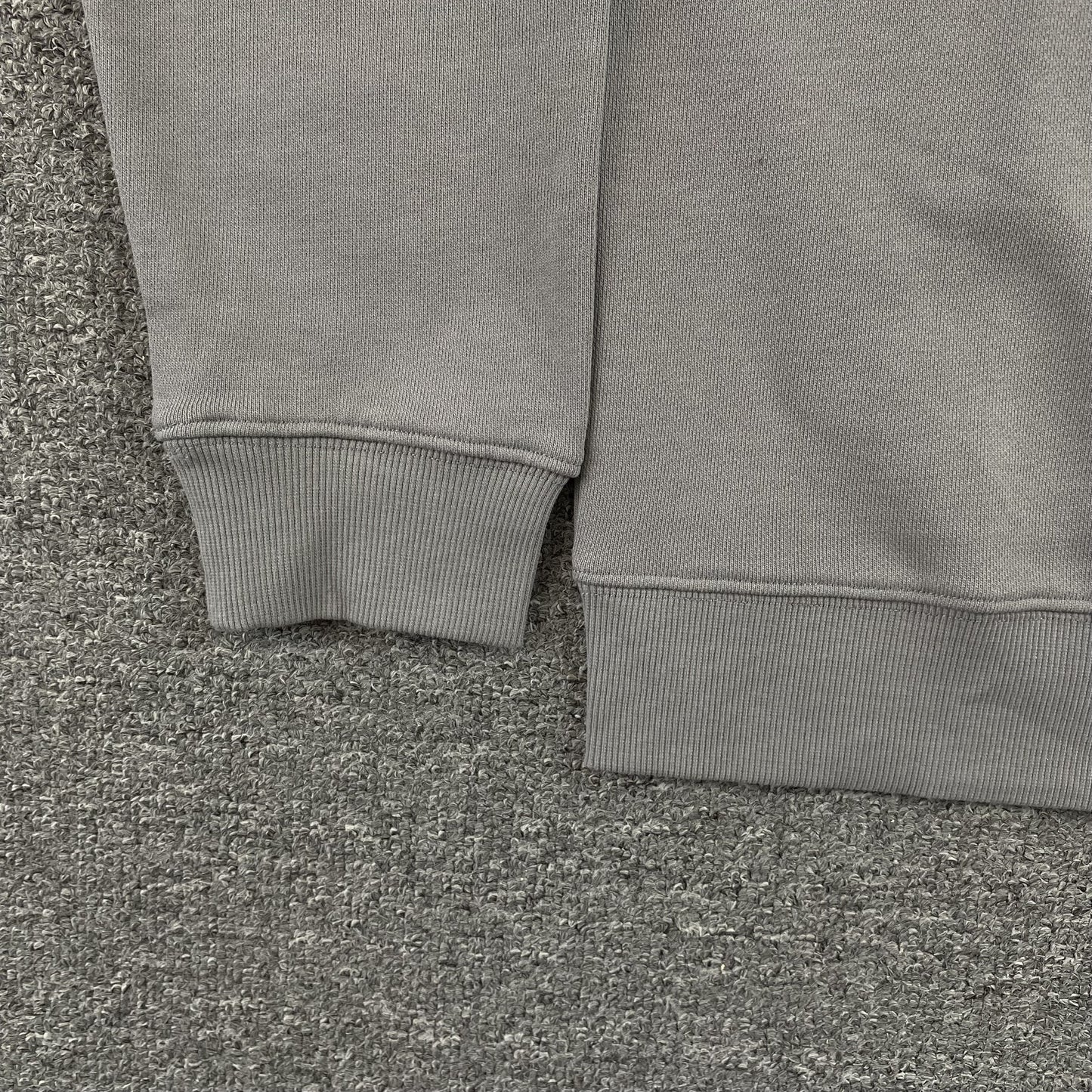 POLO Ralph Lauren Quarter Zip Sweatshirt - Grey Unisex Streetwear Limited Edition - The POLO RALPH LAUREN QUARTER ZIP SWEATSHIRT GREY - REPLICA combines timeless style with effortless