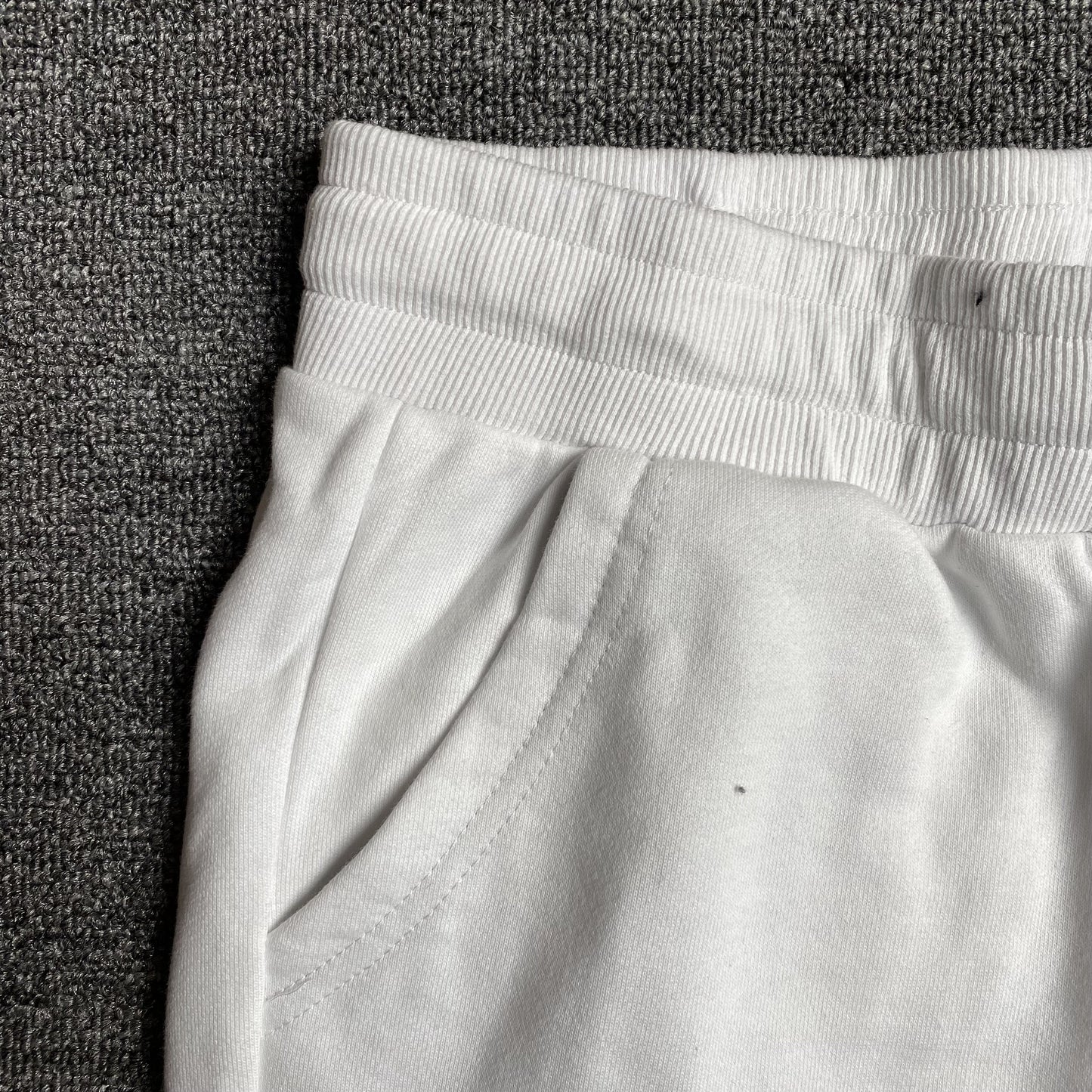 POLO Ralph Lauren Sweatpants - White Unisex Streetwear Limited Edition - The POLO RALPH LAUREN SWEATPANTS WHITE - REPLICA combine classic luxury with effortless comfort ,