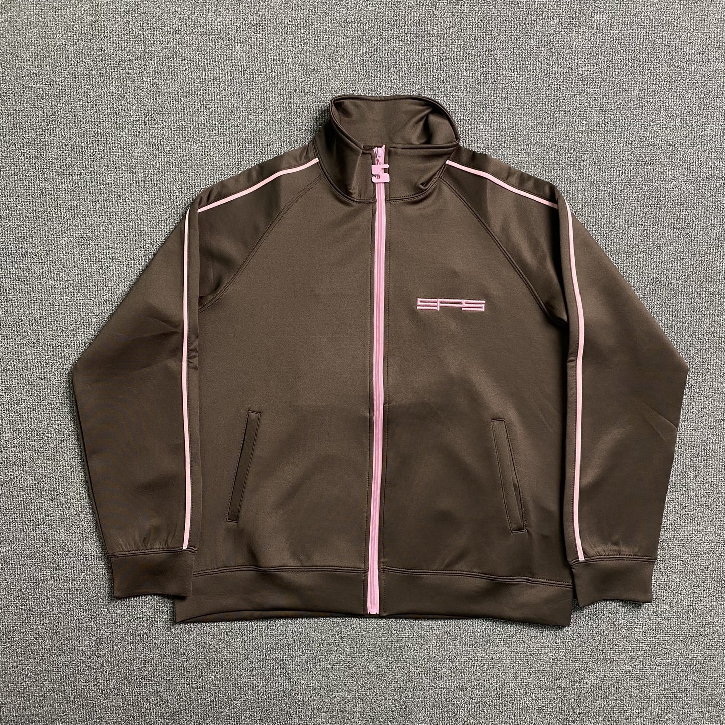 SP5DER G550 Jacket - Brown Unisex Streetwear Limited Edition - The SP5DER AOP WEB SWEATPANTS HEATHER GREY - REPLICA fuse bold streetwear design with all-day