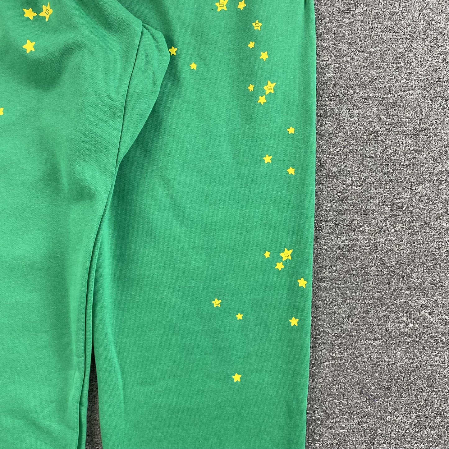 SP5DER Star Og Web V2 Sweatpants Slime - Green Unisex Streetwear Limited Edition - The SP5DER STAR OG WEB V2 SWEATPANTS SLIME GREEN - REPLICA bring bold streetwear aesthetics