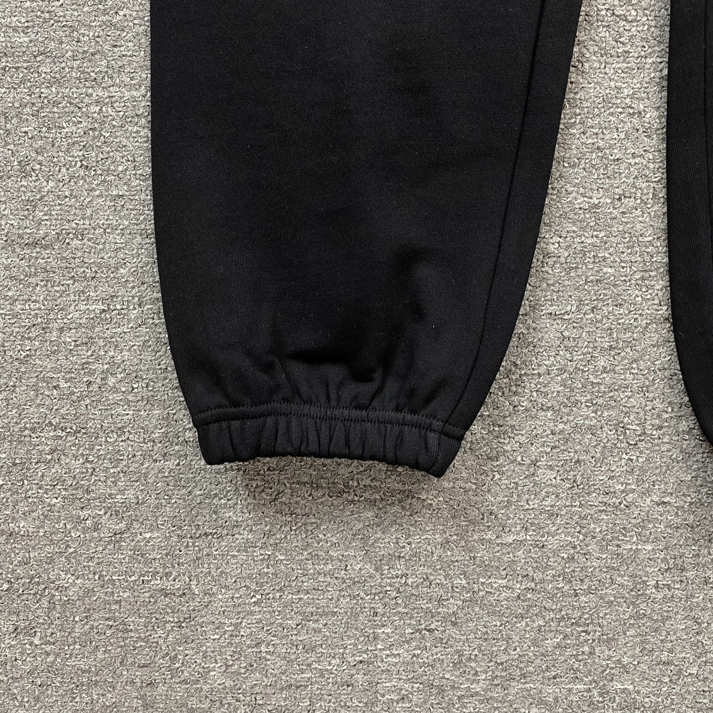 SP5DER Vvs Sweatpants - Black Unisex Streetwear Limited Edition - The SP5DER VVS SWEATPANTS BLACK - REPLICA bring together bold streetwear aesthetics and everyday comfort,