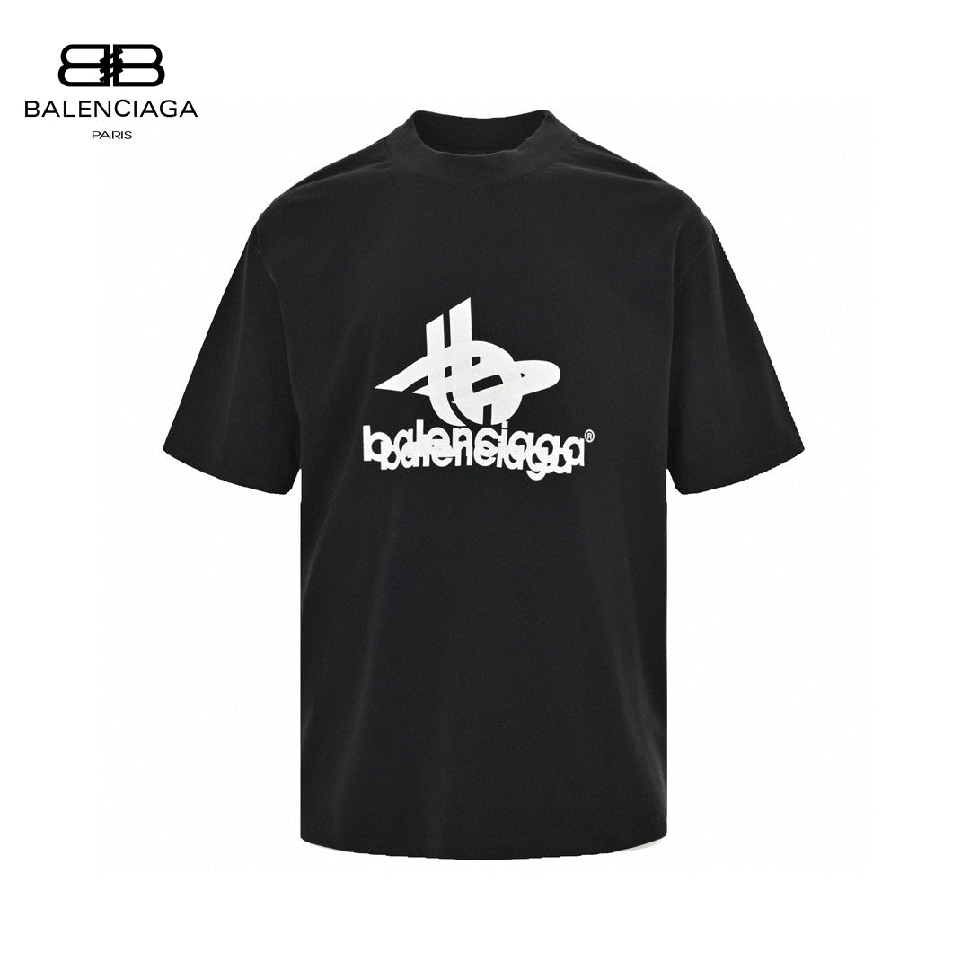 Balenciaga T-shirt - Overlapping Logo - Black Unisex Streetwear Limited Edition - <span>This Balenciaga t-shirt features a bold design with overlapping logos on the front. The black
