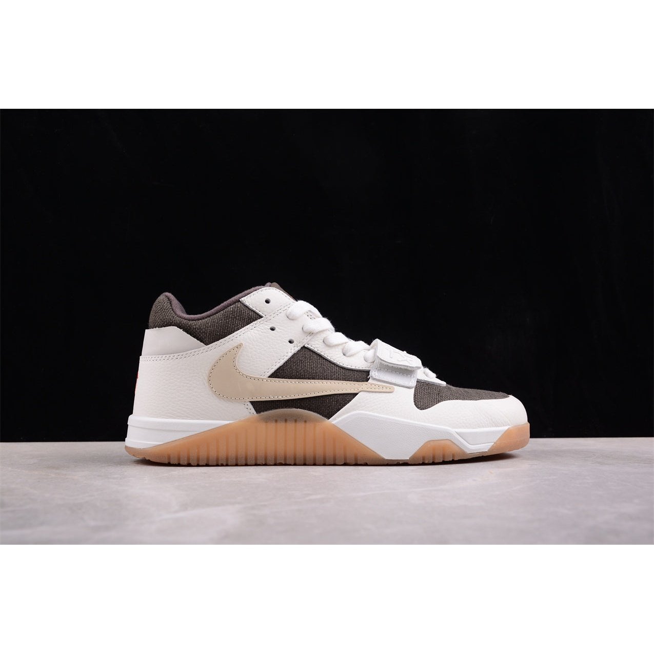 JORDAN Jumpman Jack Tr - Travis Scott Sail - Red Unisex Streetwear Limited Edition - Experience the pinnacle of collaboration with the Jordan Jumpman Jack TR x Travis Scott Sail.