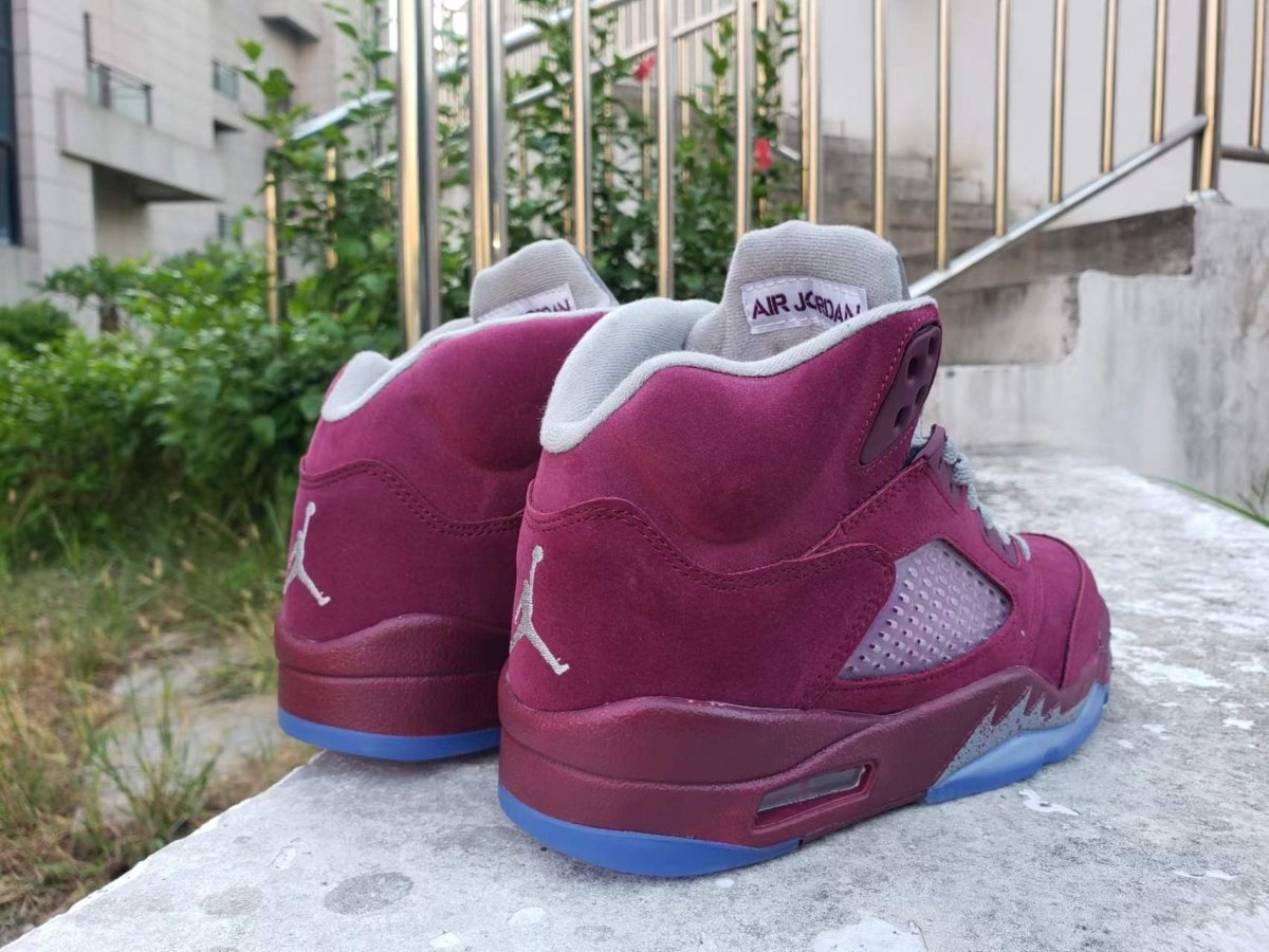 Air Jordan 5 'burgundy' T-Shirt - Black Unisex Streetwear Limited Edition
