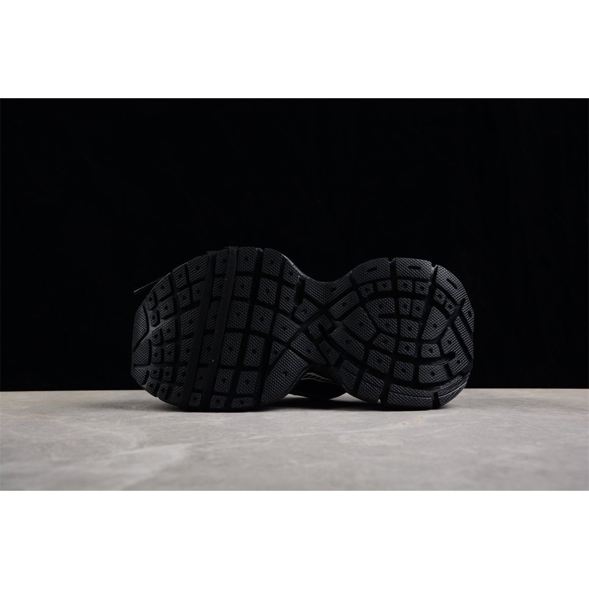 BALENCIAGA 3 - L Mule - White - Black Unisex Streetwear Limited Edition - Introducing the BALENCIAGA 3XL Mule x Black White, a striking blend of contemporary style and
