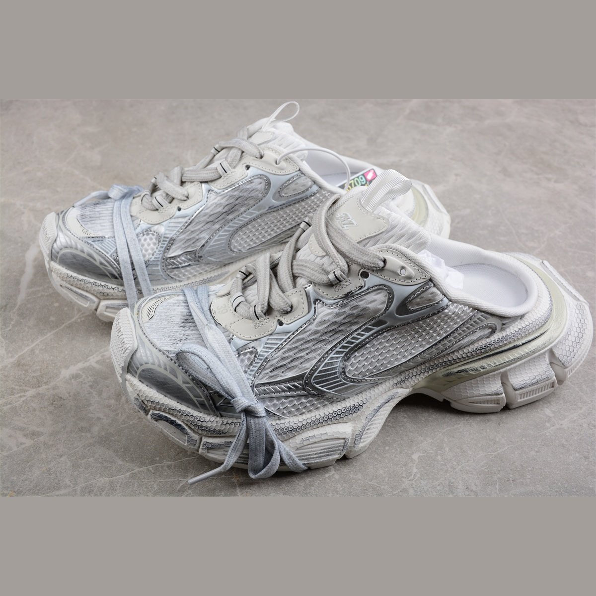 BALENCIAGA 3 - L Mule - Eggshell - White Unisex Streetwear Limited Edition - Introducing the BALENCIAGA 3XL Mule x White Eggshell, a refined blend of elegance and comfort.