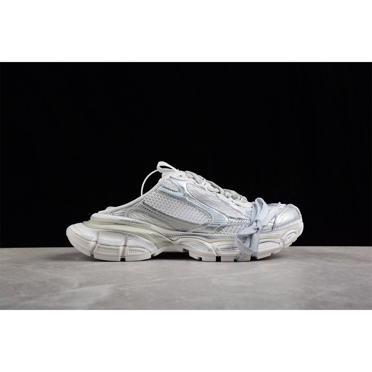 BALENCIAGA 3 - L Mule - Eggshell - White Unisex Streetwear Limited Edition - Introducing the BALENCIAGA 3XL Mule x White Eggshell, a refined blend of elegance and comfort.