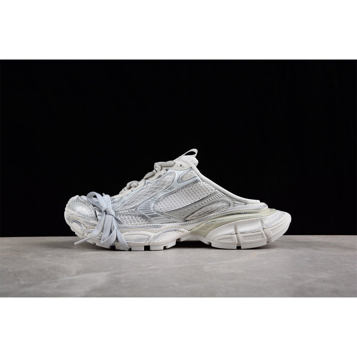 BALENCIAGA 3 - L Mule - Eggshell - White Unisex Streetwear Limited Edition - Introducing the BALENCIAGA 3XL Mule x White Eggshell, a refined blend of elegance and comfort.