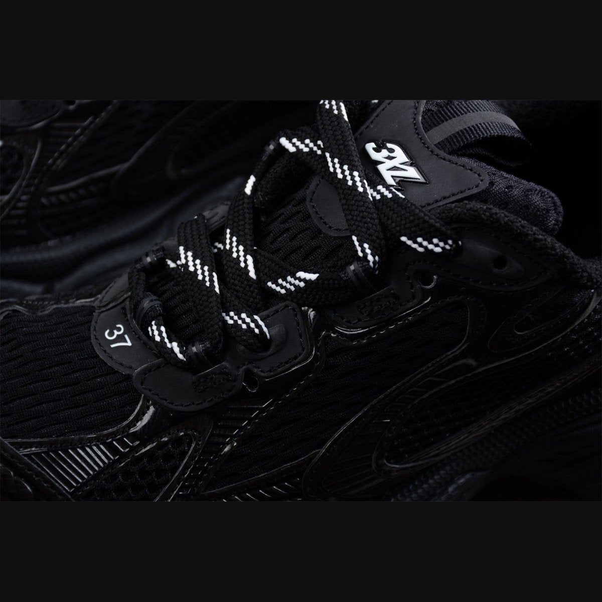 BALENCIAGA 3 - L - All Sneakers - Black Unisex Streetwear Limited Edition - Introducing the BALENCIAGA 3XL x All Black, the epitome of sleek, modern design and luxurious