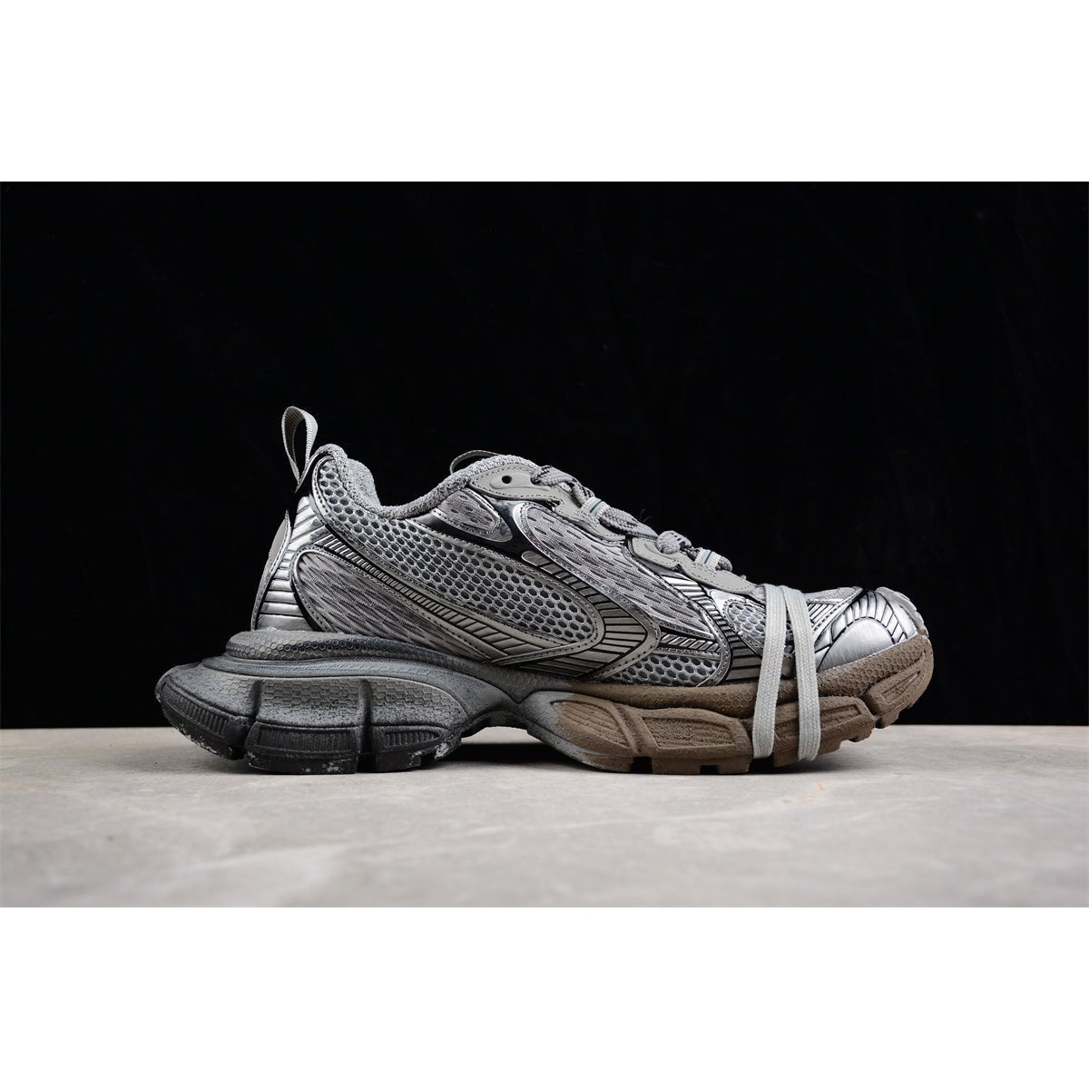 BALENCIAGA 3 - L - Bal Grey Sneakers - Black Unisex Streetwear Limited Edition - Introducing the BALENCIAGA 3XL x Bal Grey Black, a sophisticated blend of modern design and