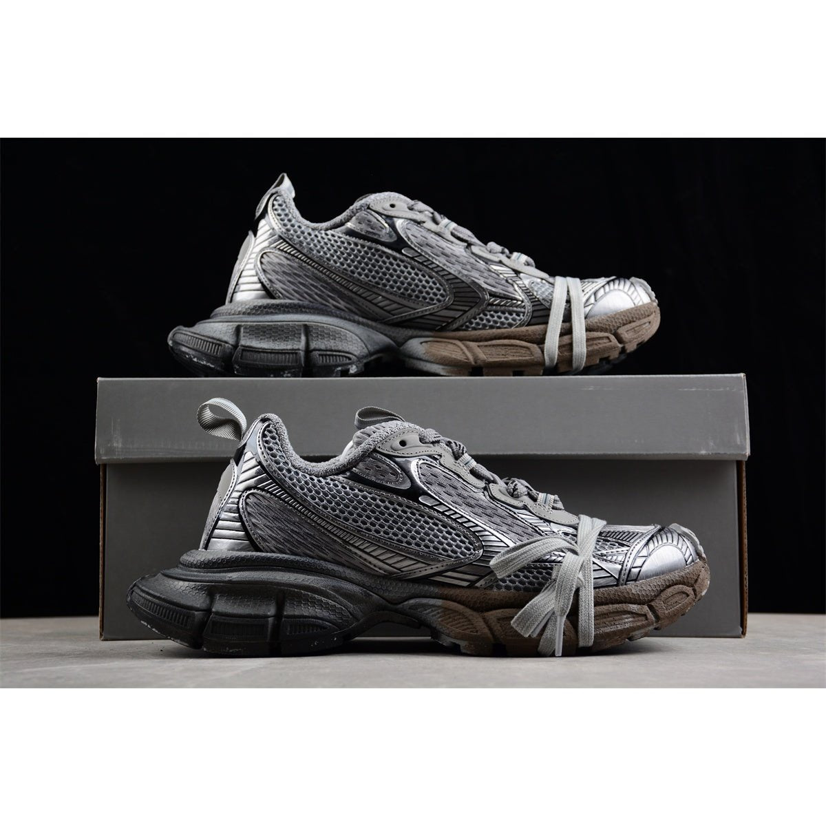 BALENCIAGA 3 - L - Bal Grey Sneakers - Black Unisex Streetwear Limited Edition - Introducing the BALENCIAGA 3XL x Bal Grey Black, a sophisticated blend of modern design and