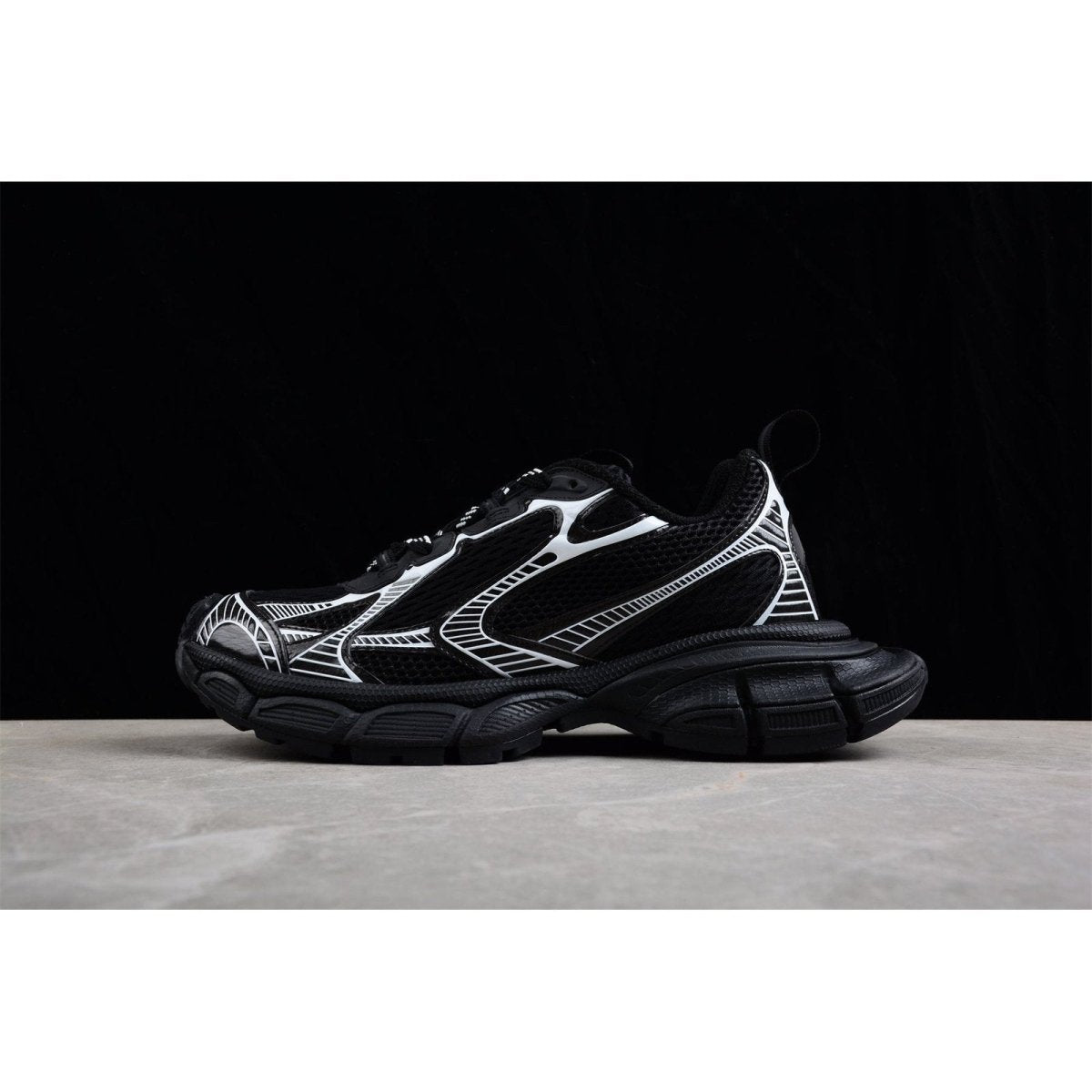 BALENCIAGA 3 - L - White - Black Unisex Streetwear Limited Edition - The Balenciaga 3XL x Black White offers a sleek, monochromatic update to the cutting-edge 3XL