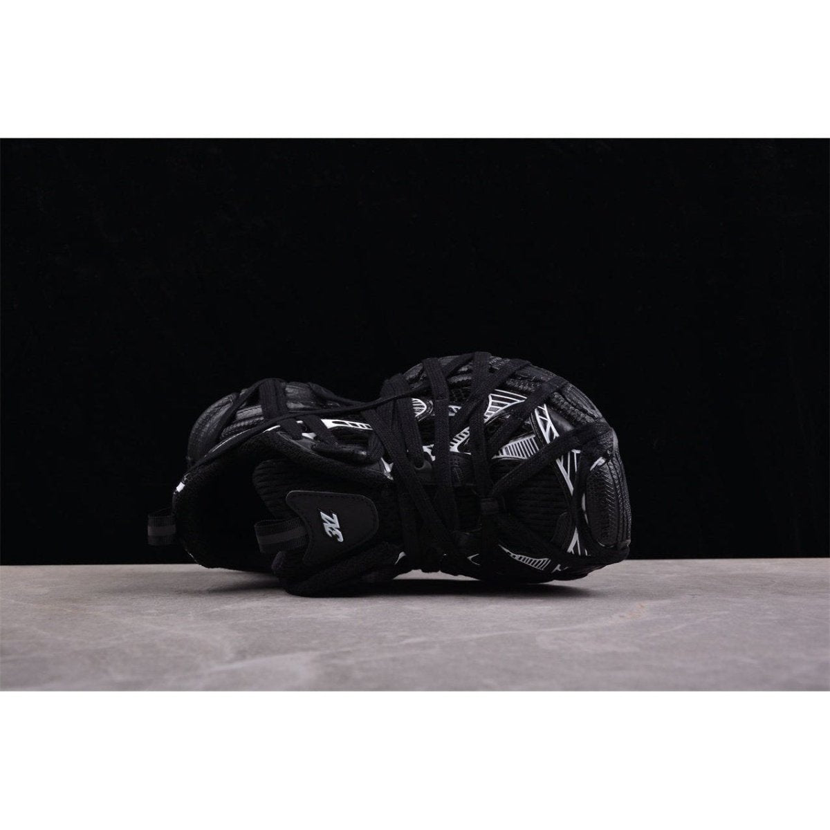 BALENCIAGA 3 - L - White Sneakers - Black Unisex Streetwear Limited Edition - The Balenciaga 3XL x Black White sneakers epitomize the brand's commitment to bold, fashion-forward designs.