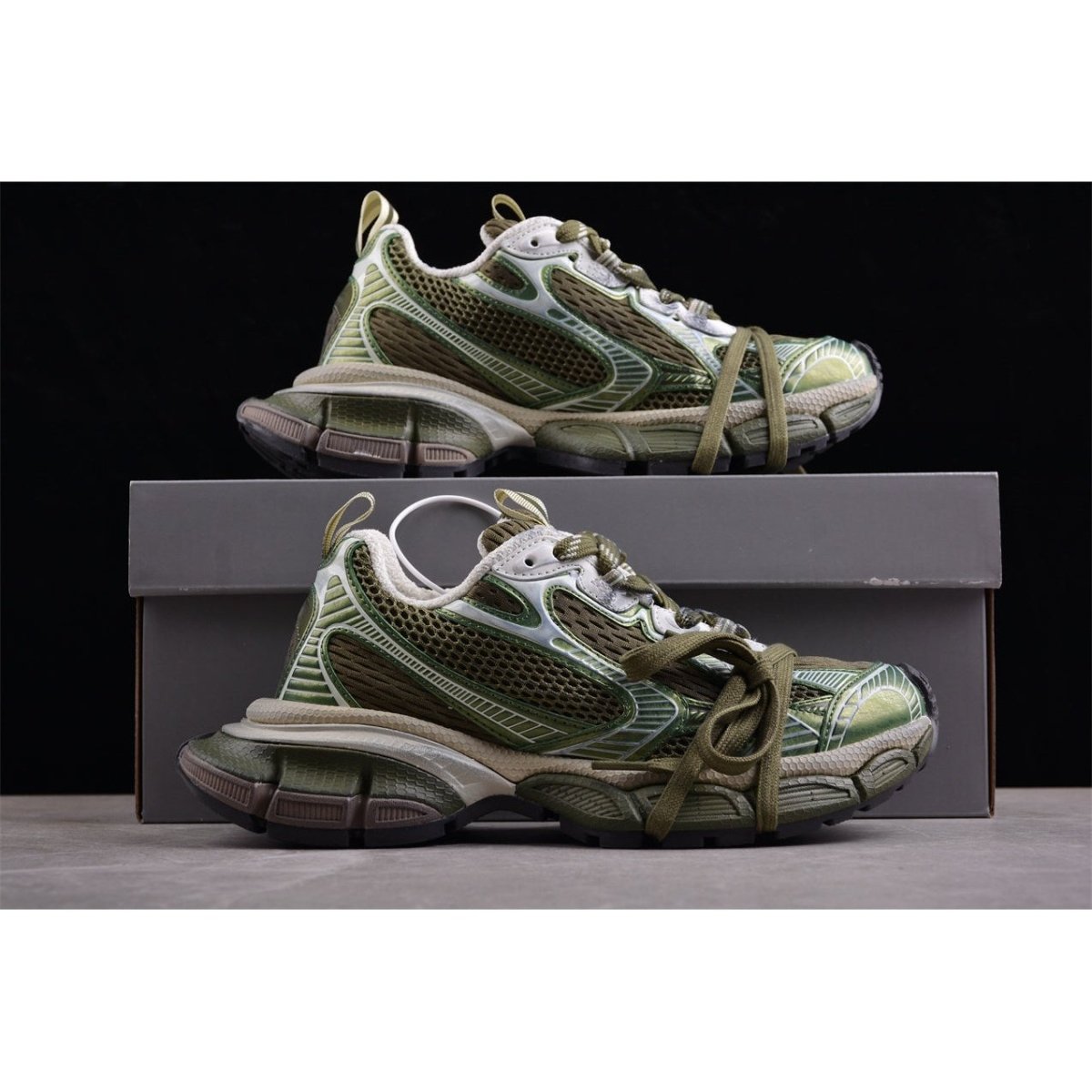 BALENCIAGA 3 - L - Olive Sneakers - Green Unisex Streetwear Limited Edition - Introducing the BALENCIAGA 3XL x Olive Green, a striking blend of modern design and luxurious