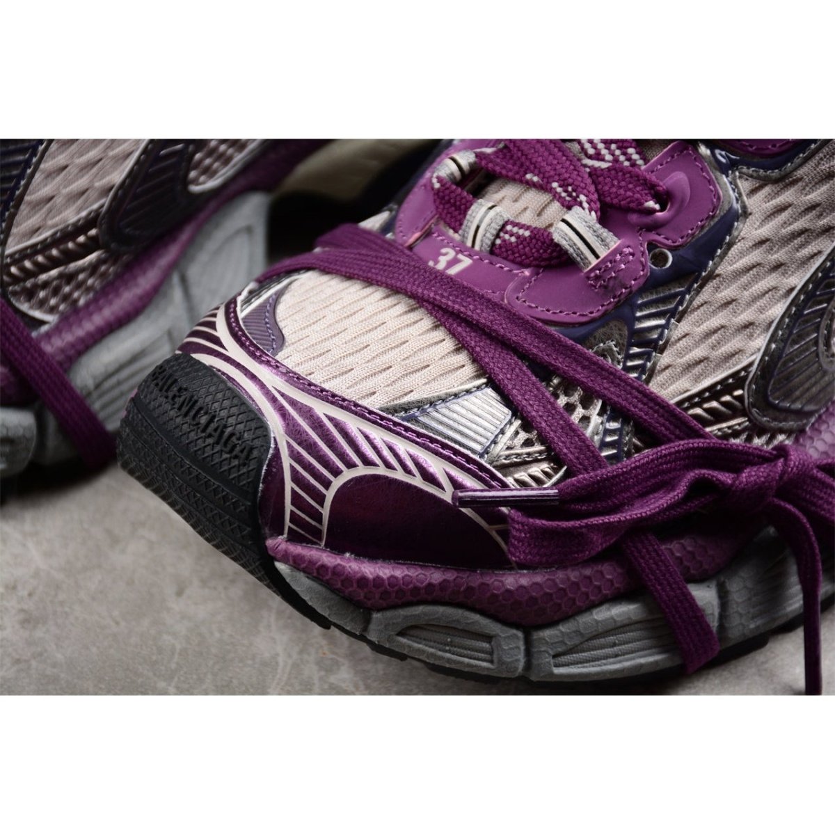 BALENCIAGA 3 - L - Grey Sneakers - Purple Unisex Streetwear Limited Edition - Introducing the BALENCIAGA 3XL x Purple Grey, a stunning blend of contemporary design and luxurious