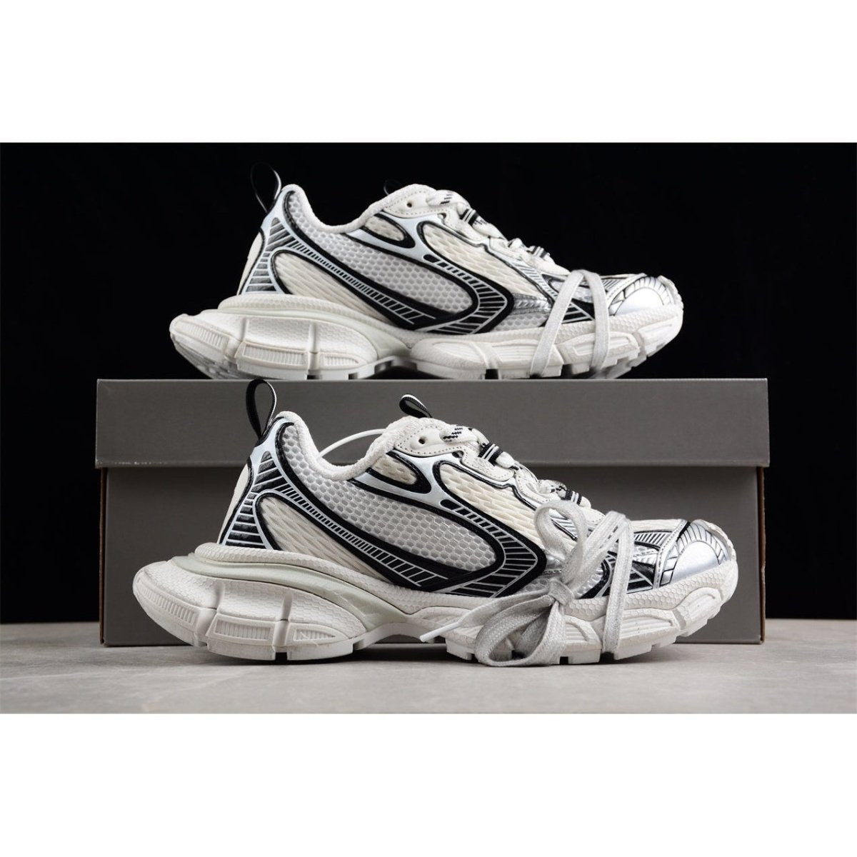 BALENCIAGA 3 - L - White Sneakers - Black Unisex Streetwear Limited Edition - The Balenciaga 3XL x White Black sneakers offer a classic colorway with a contemporary twist.