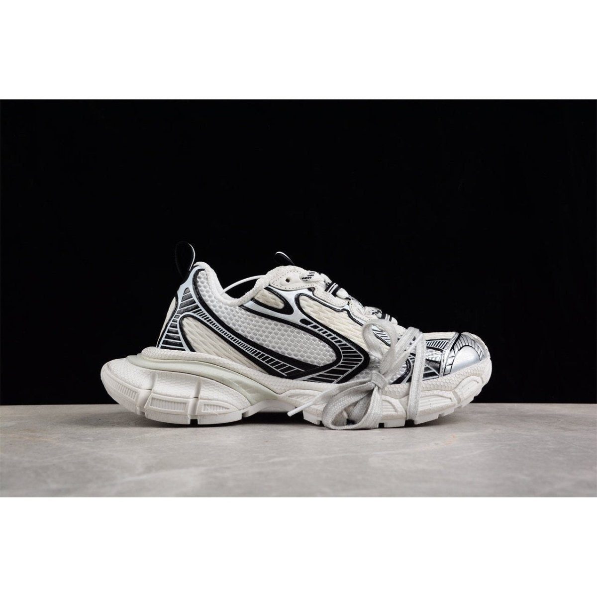 BALENCIAGA 3 - L - White Sneakers - Black Unisex Streetwear Limited Edition - The Balenciaga 3XL x White Black sneakers offer a classic colorway with a contemporary twist.