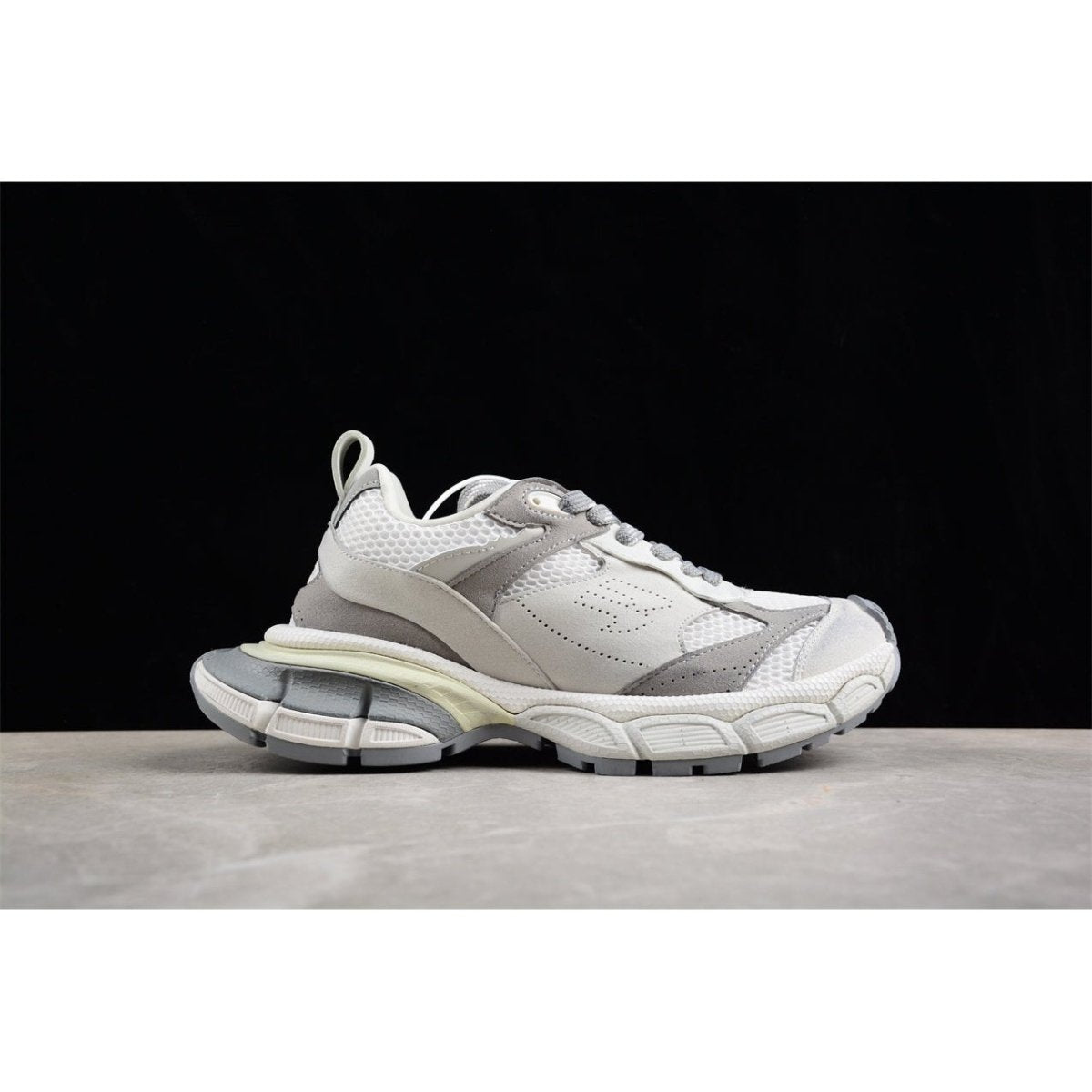 BALENCIAGA 3 - L - Grey Sneakers - White Unisex Streetwear Limited Edition - Introducing the BALENCIAGA 3XL in White Grey, a striking combination of luxury and contemporary design.