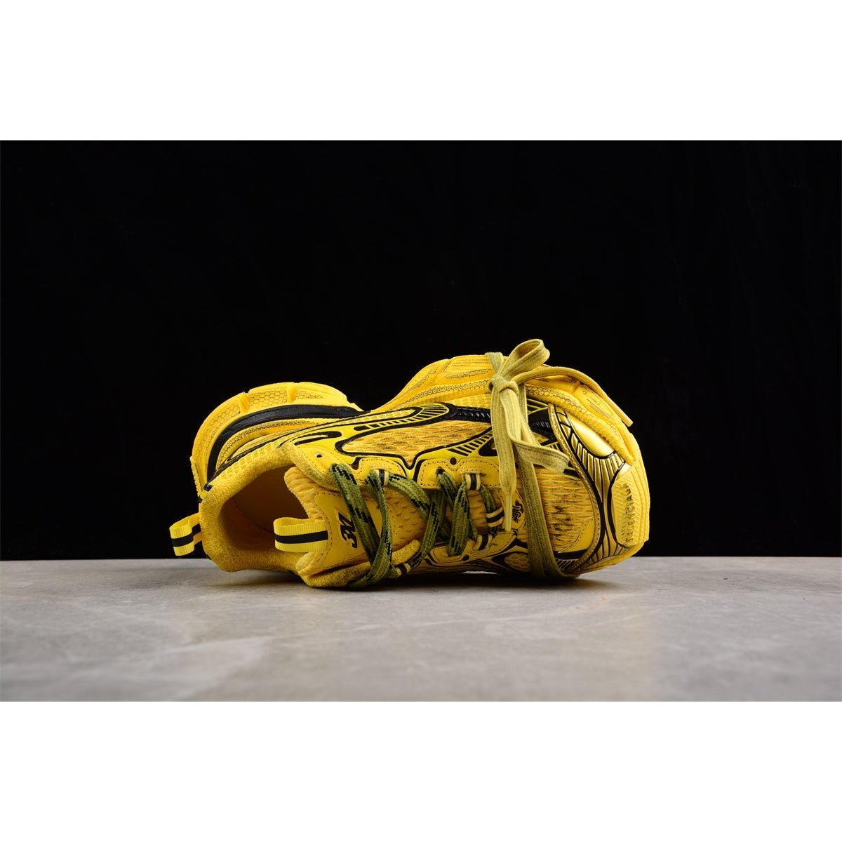 BALENCIAGA 3 - L - Yellow Sneakers - Black Unisex Streetwear Limited Edition - Introducing the BALENCIAGA 3XL x Yellow Black, a bold fusion of style and functionality. These